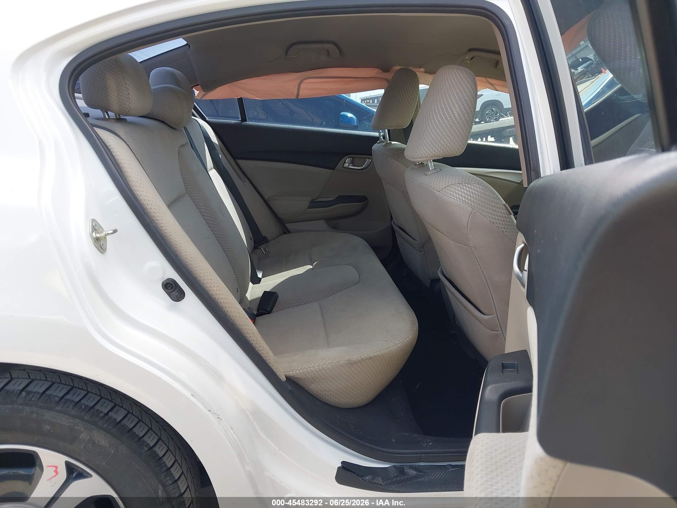 2015 Honda Civic Hybrid   Белый vin: 19XFB4F24FE000782