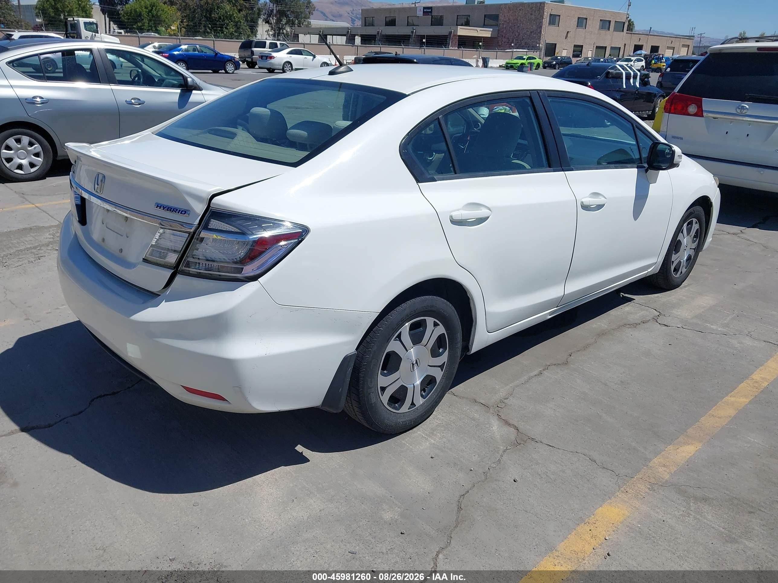 2013 Honda Civic Hybrid   Белый vin: 19XFB4F25DE203404