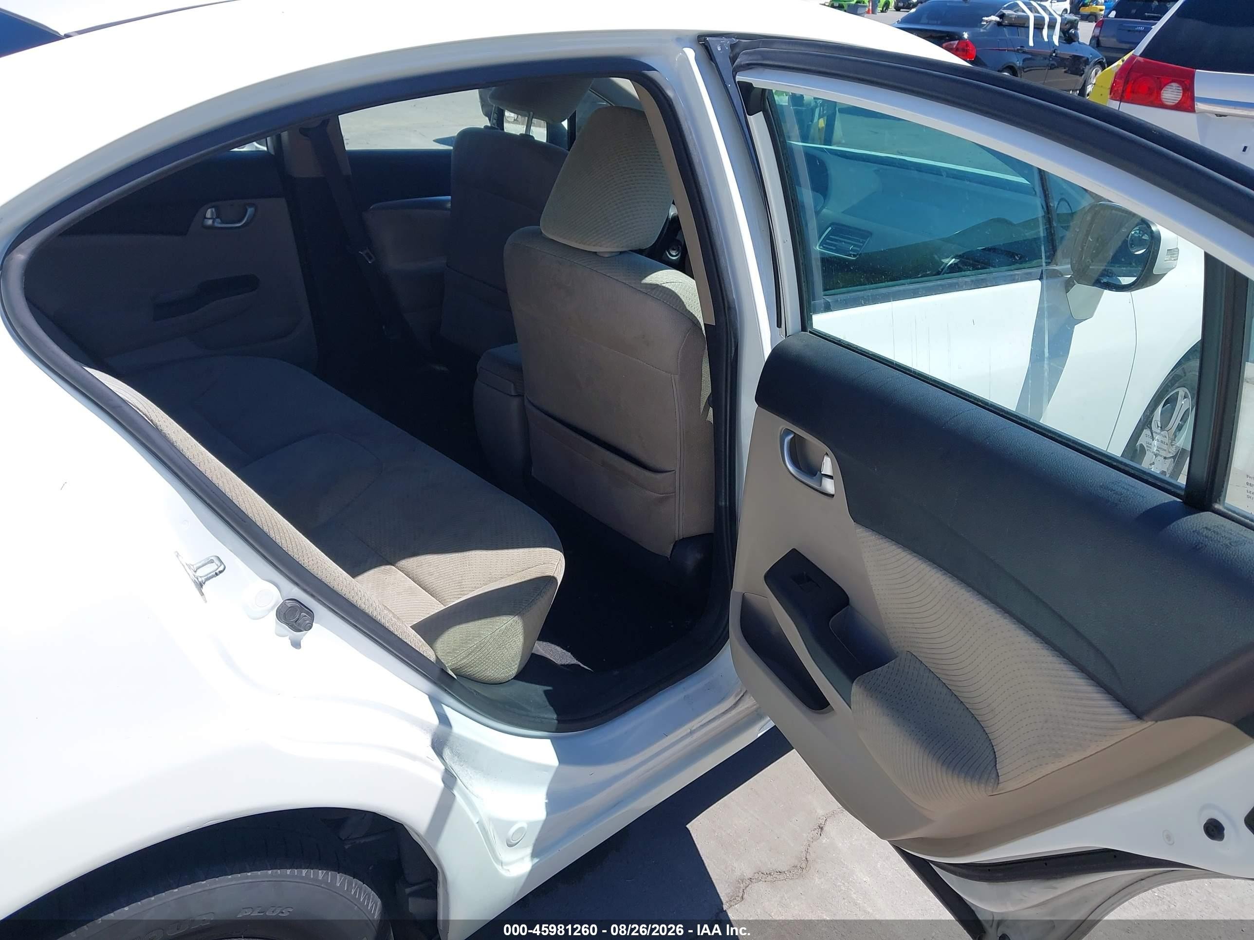2013 Honda Civic Hybrid   Белый vin: 19XFB4F25DE203404
