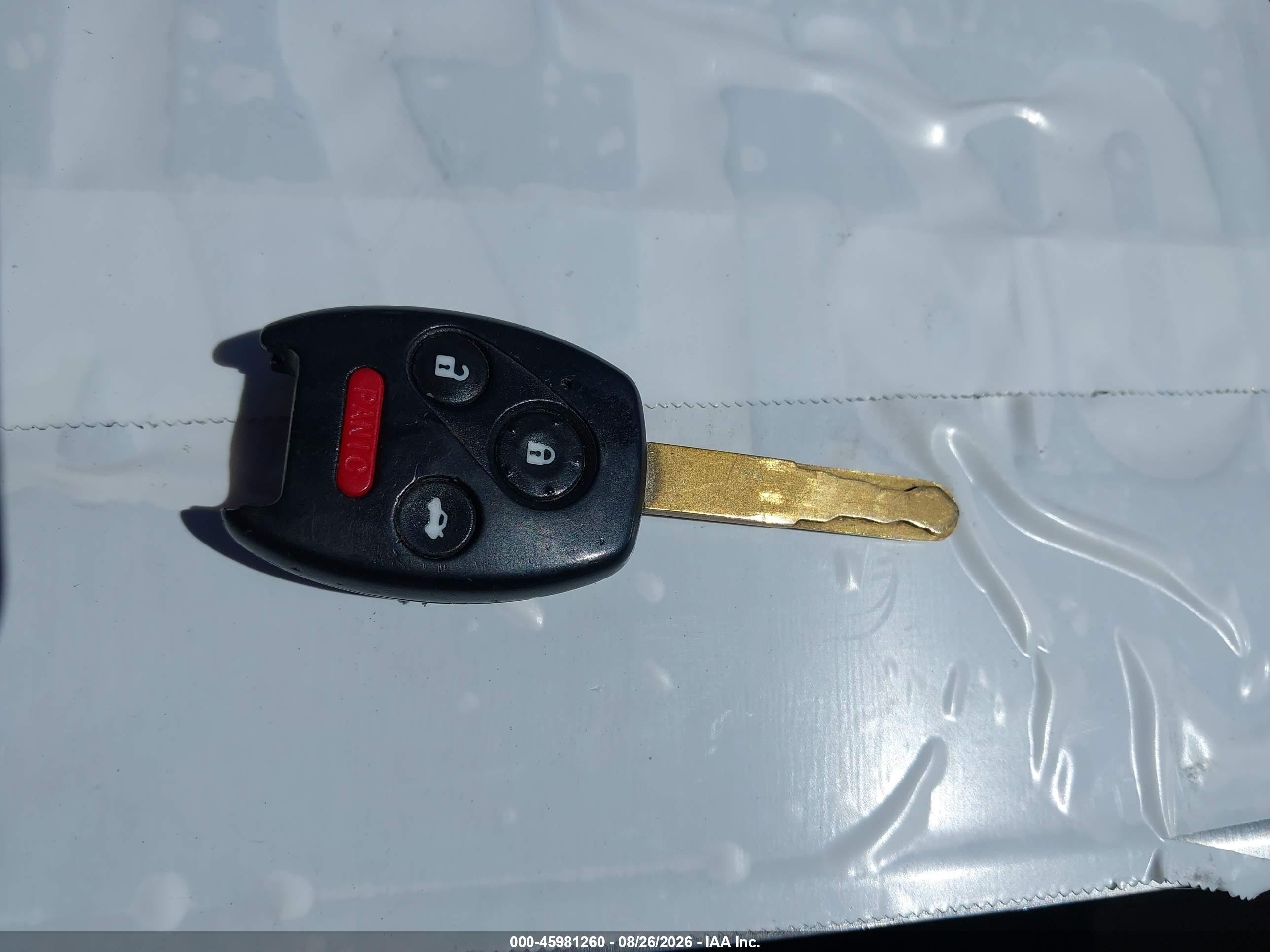 2013 Honda Civic Hybrid   Белый vin: 19XFB4F25DE203404