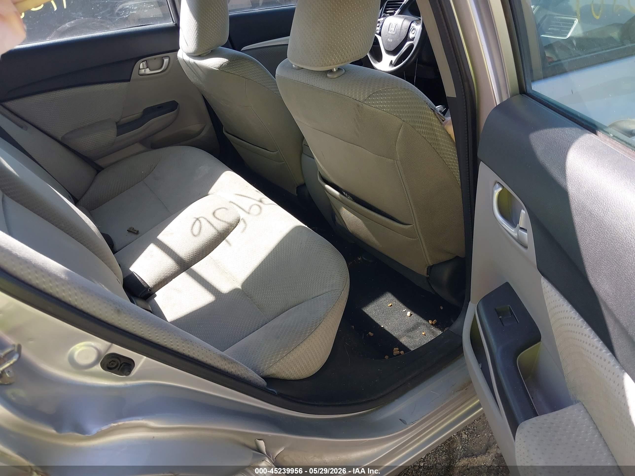 2014 Honda Civic Hybrid   Silver vin: 19XFB4F25EE000577