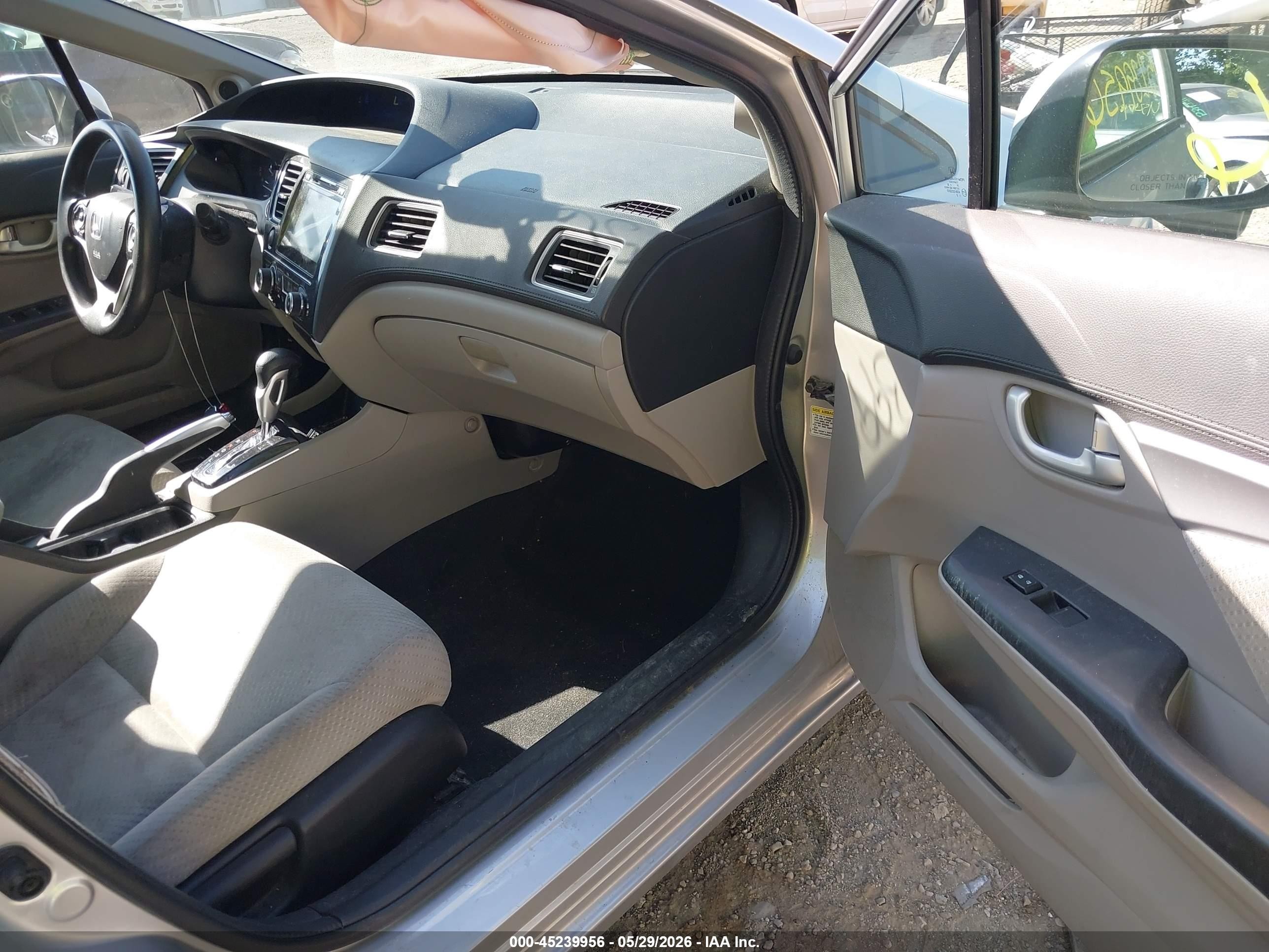 2014 Honda Civic Hybrid   Silver vin: 19XFB4F25EE000577