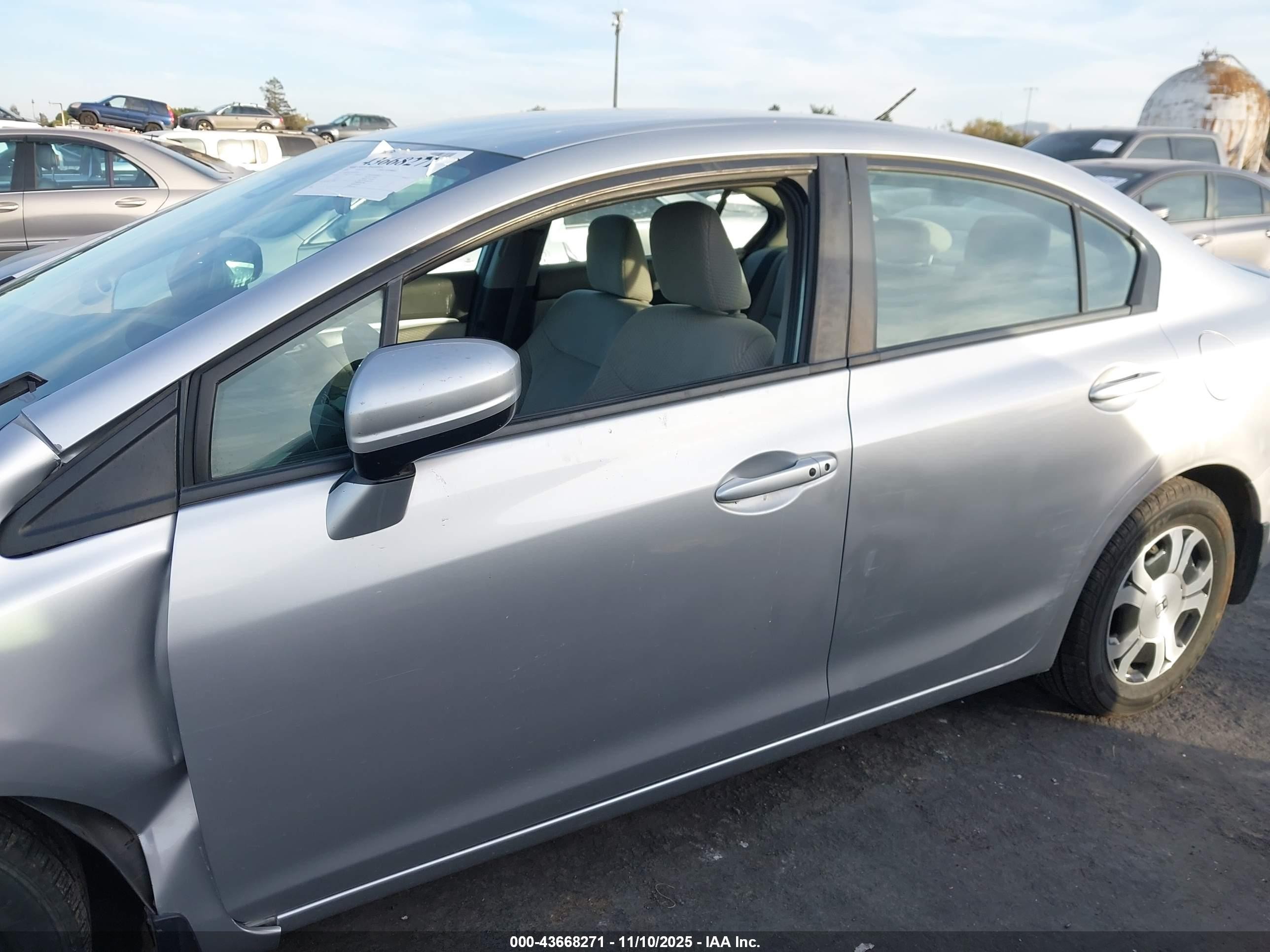 2015 Honda Civic Hybrid   Silver vin: 19XFB4F25FE200215