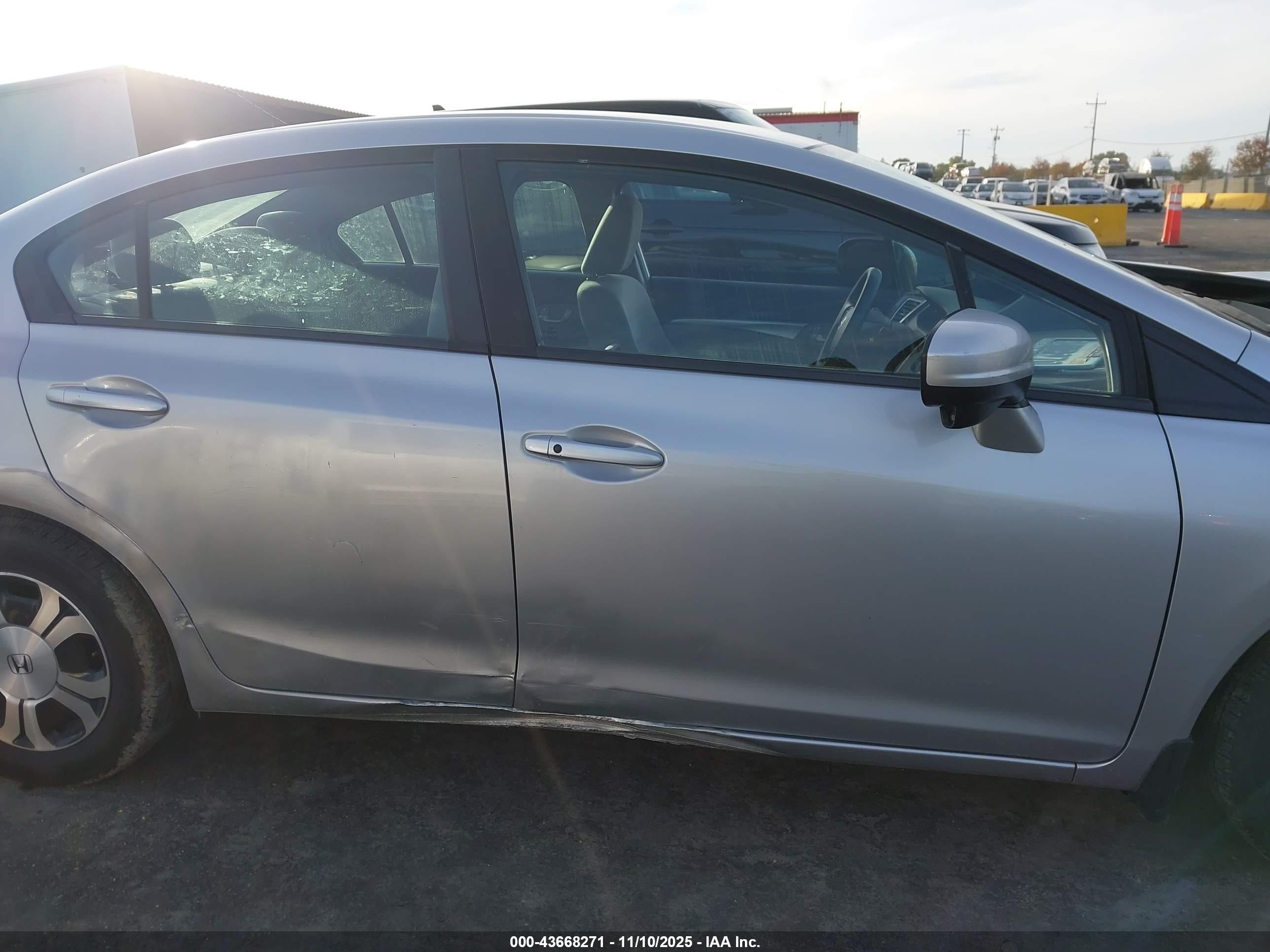 2015 Honda Civic Hybrid   Silver vin: 19XFB4F25FE200215