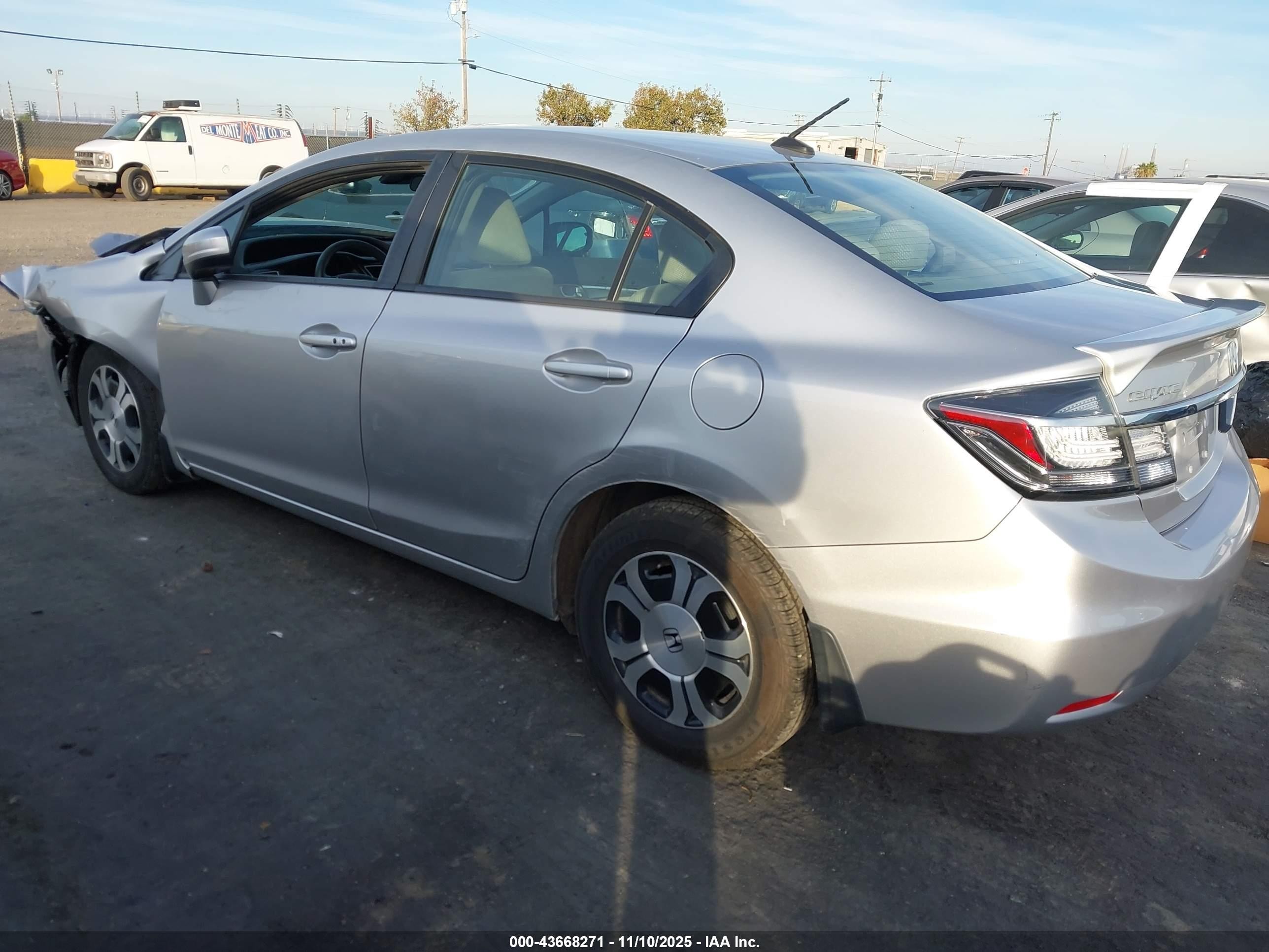 2015 Honda Civic Hybrid   Silver vin: 19XFB4F25FE200215