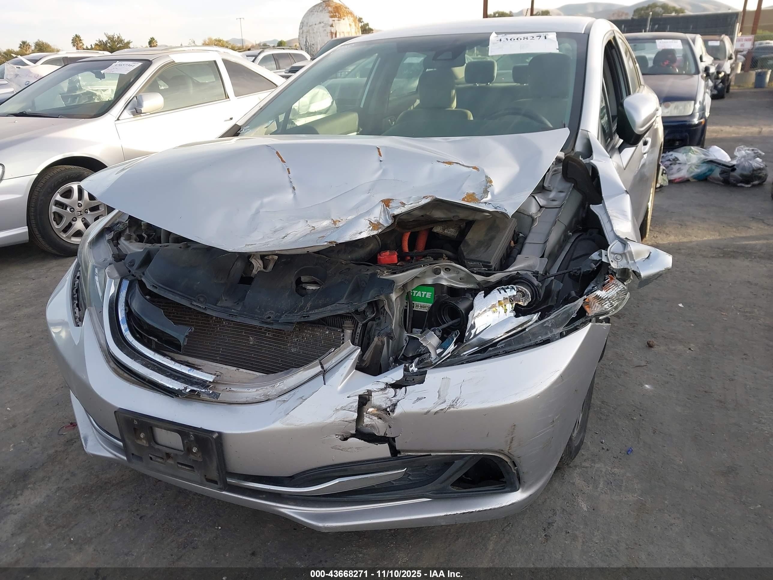 2015 Honda Civic Hybrid   Silver vin: 19XFB4F25FE200215