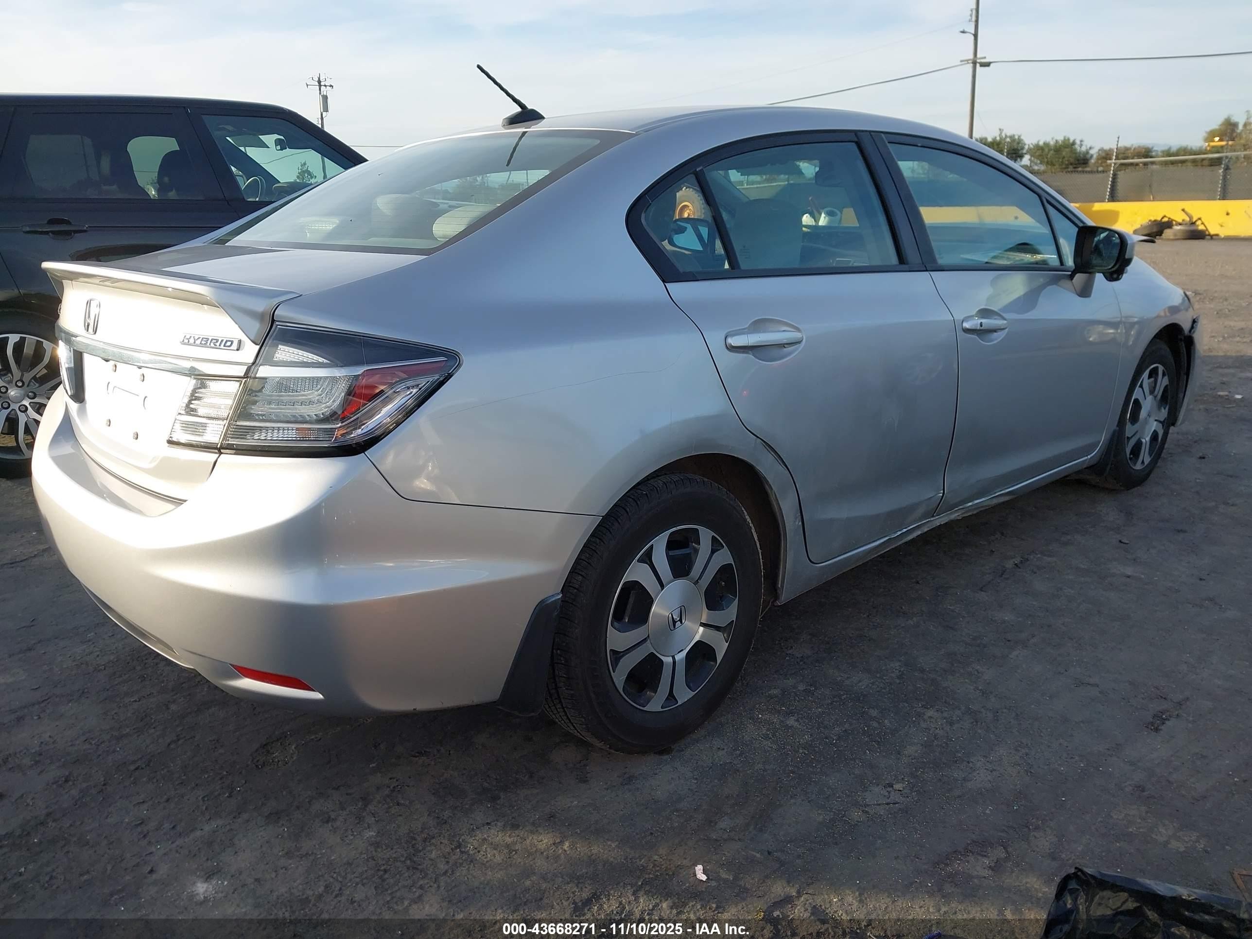 2015 Honda Civic Hybrid   Silver vin: 19XFB4F25FE200215