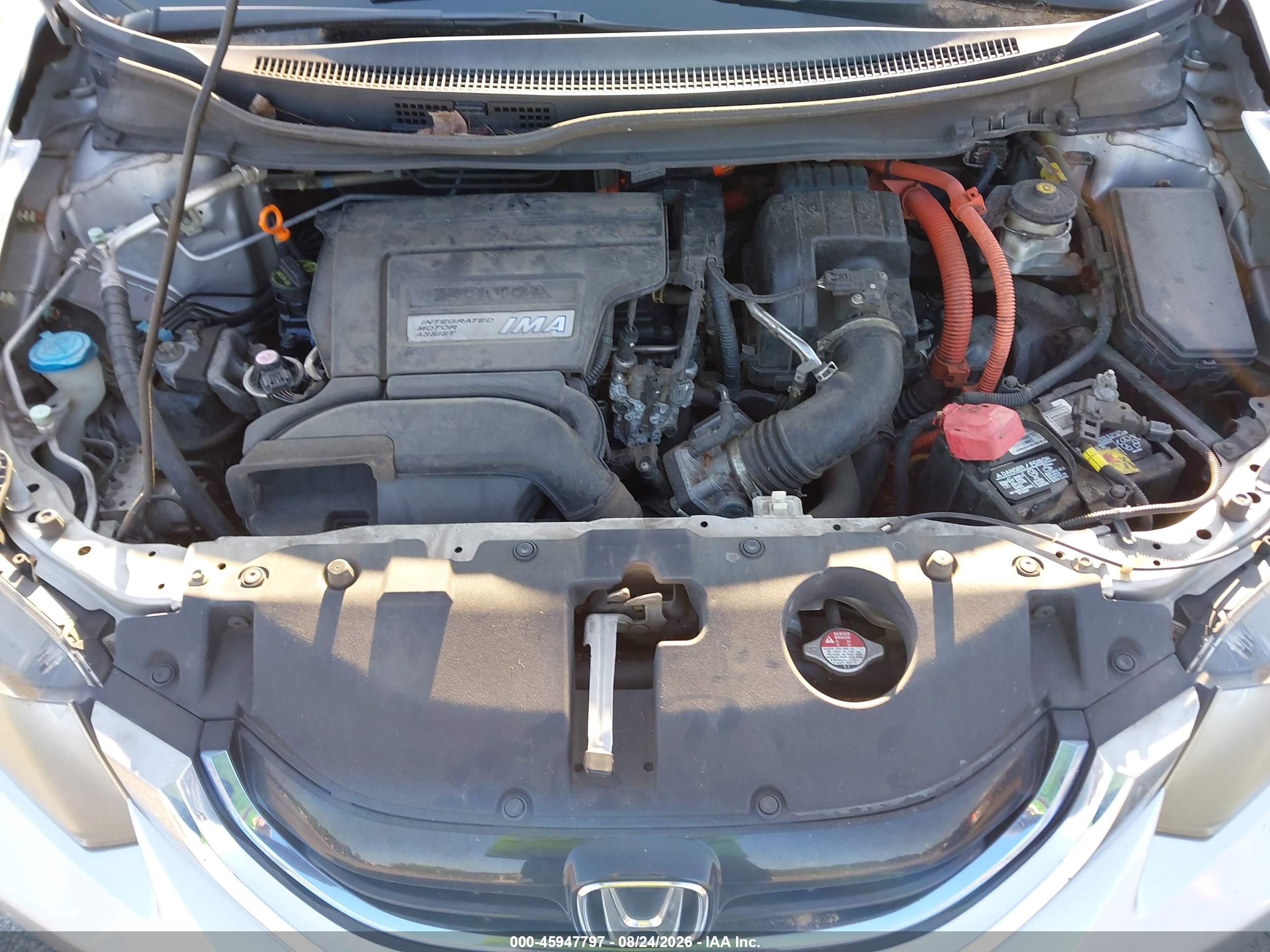 2014 Honda Civic Hybrid   Silver vin: 19XFB4F26EE002015