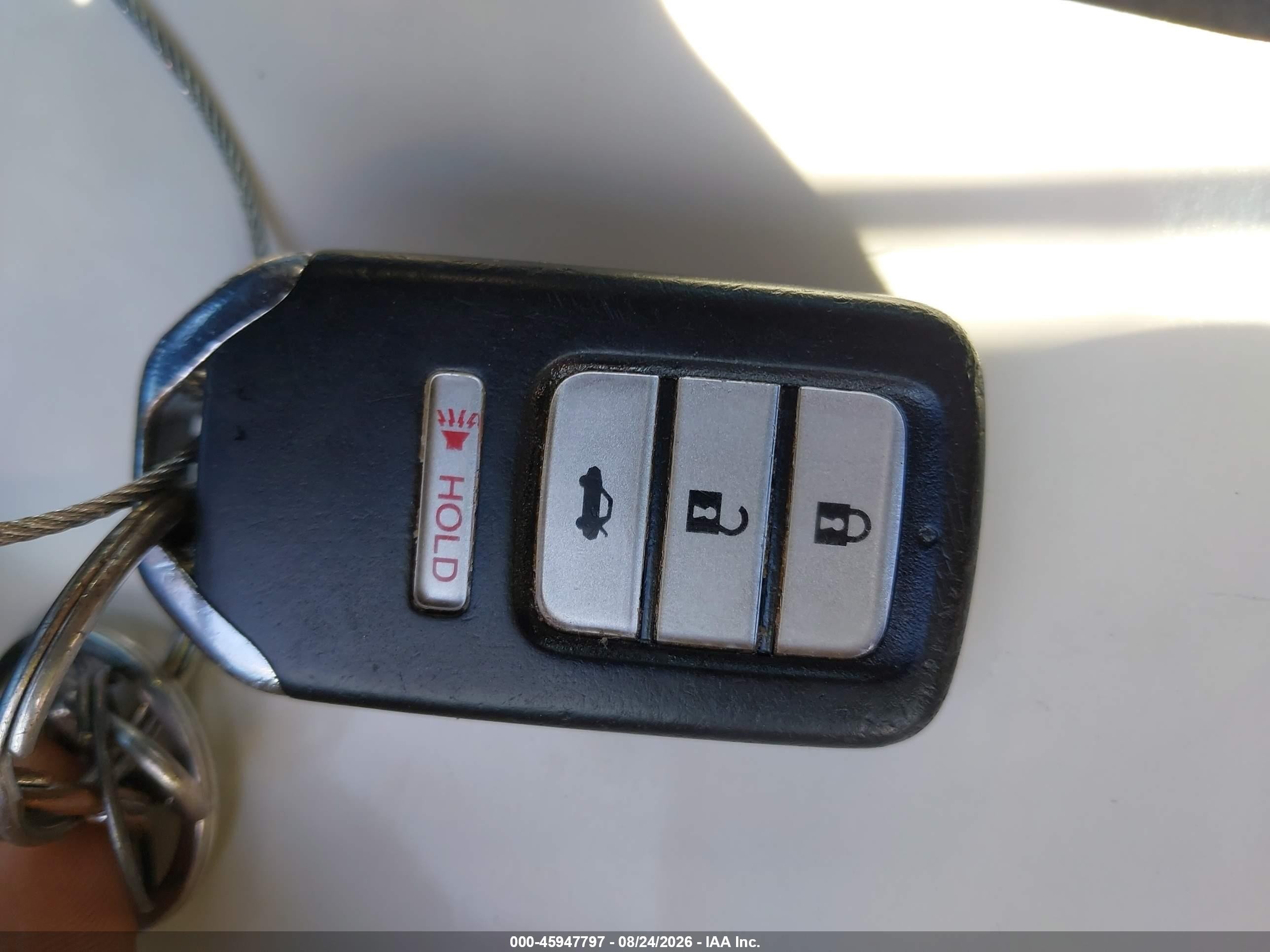 2014 Honda Civic Hybrid   Silver vin: 19XFB4F26EE002015