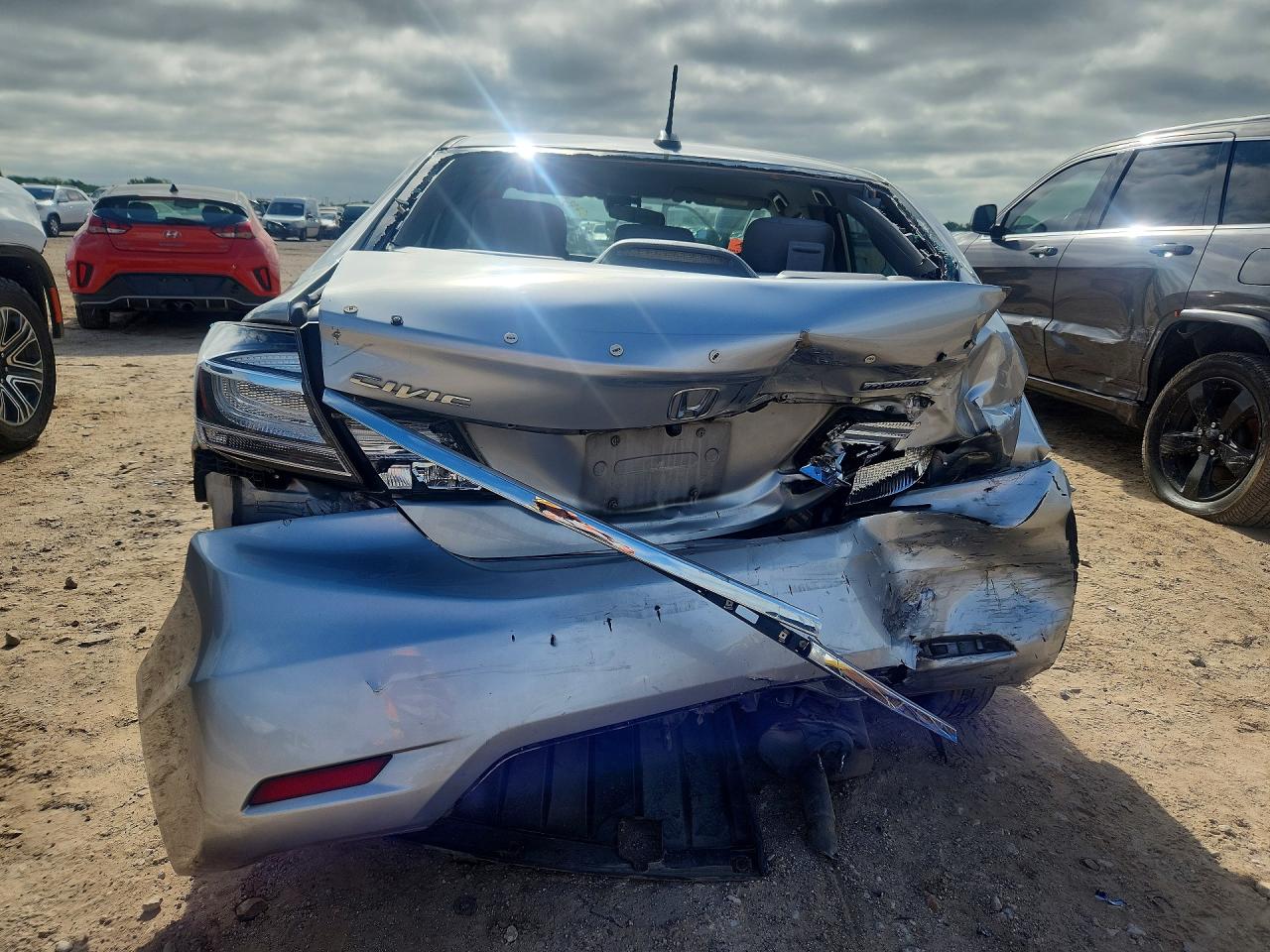 2015 Honda Civic Hybrid L Серебряный vin: 19XFB4F30FE001646