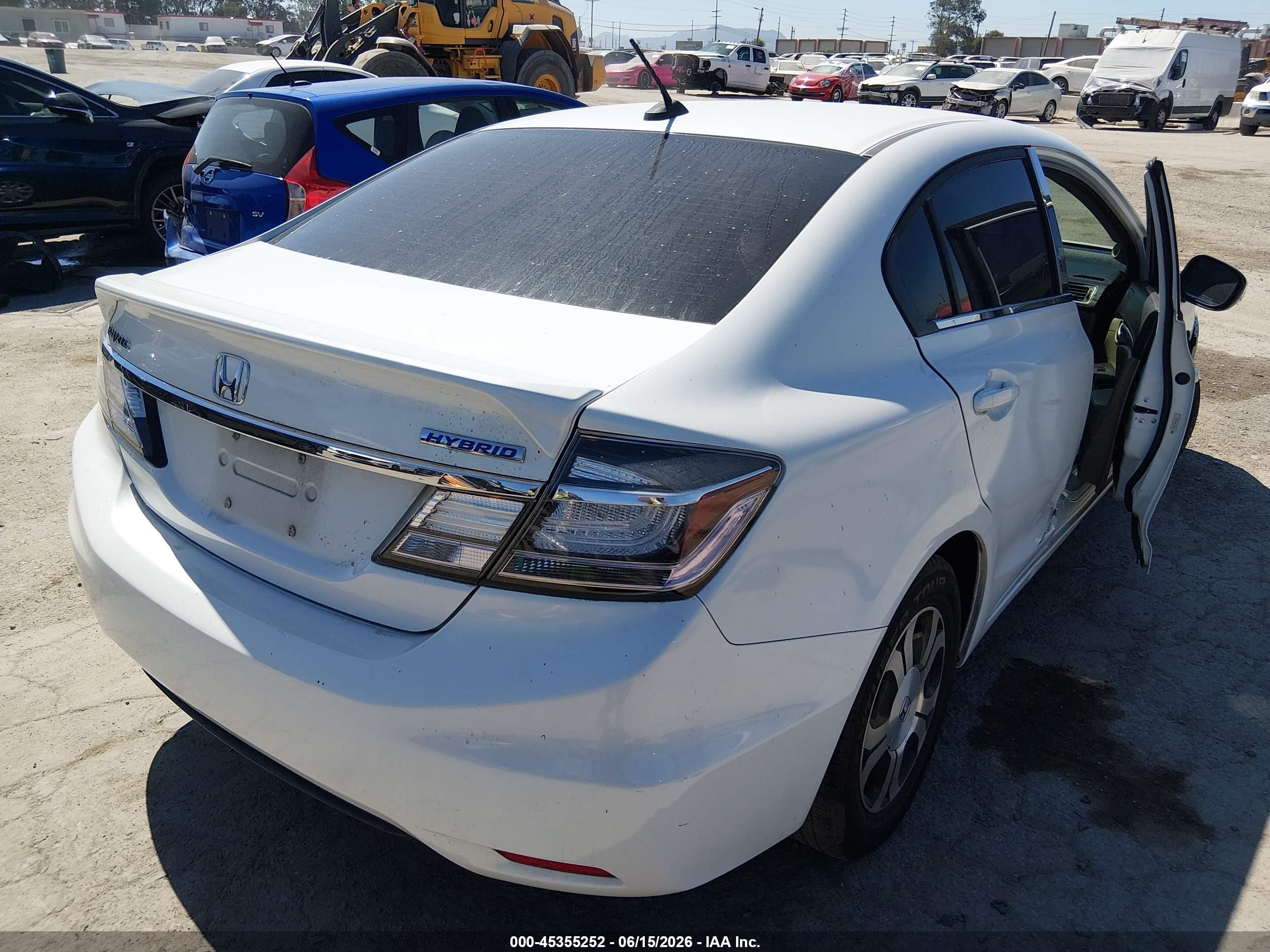 2013 Honda Civic Hybrid   White vin: 19XFB4F36DE203288