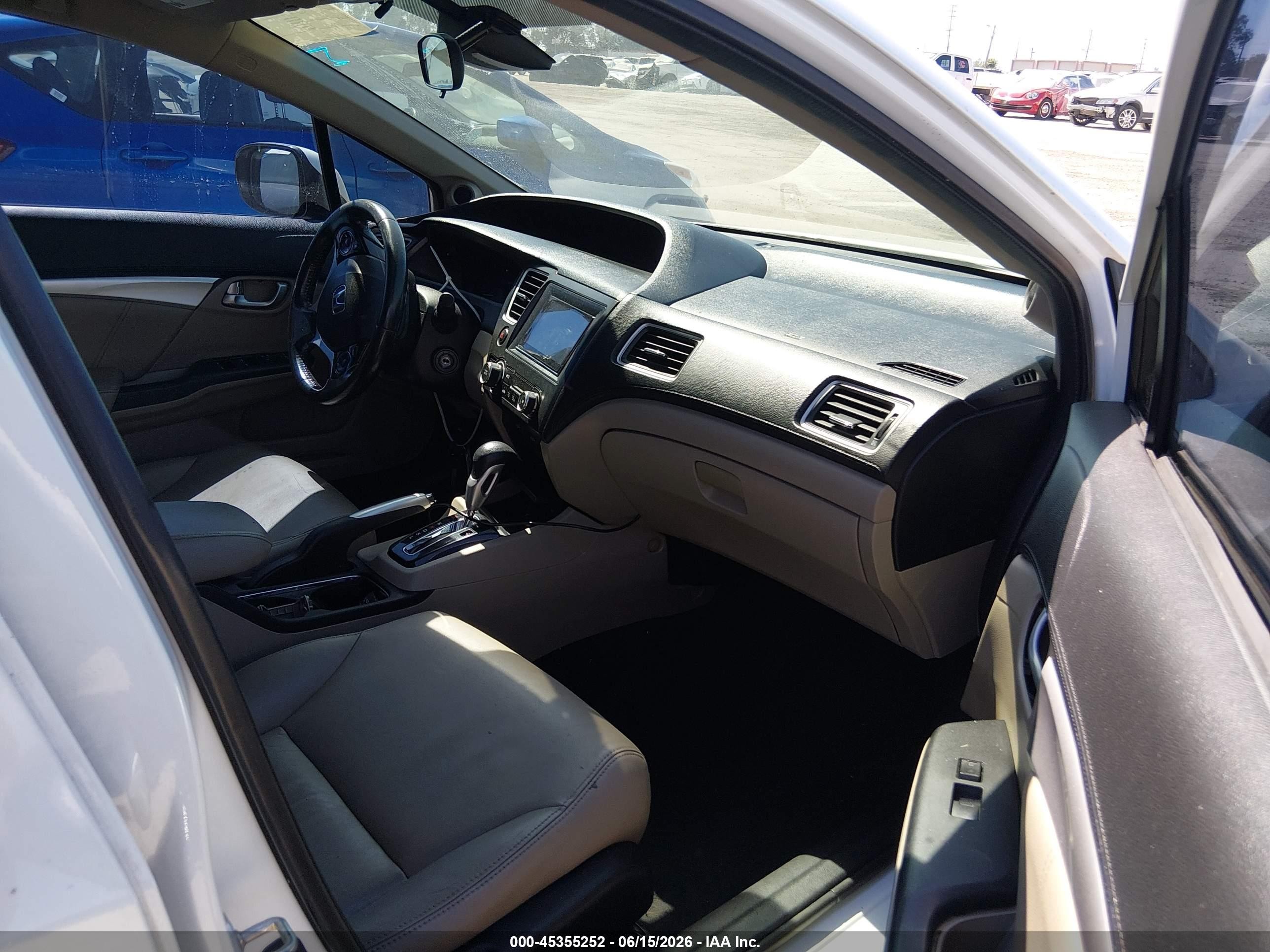 2013 Honda Civic Hybrid   White vin: 19XFB4F36DE203288