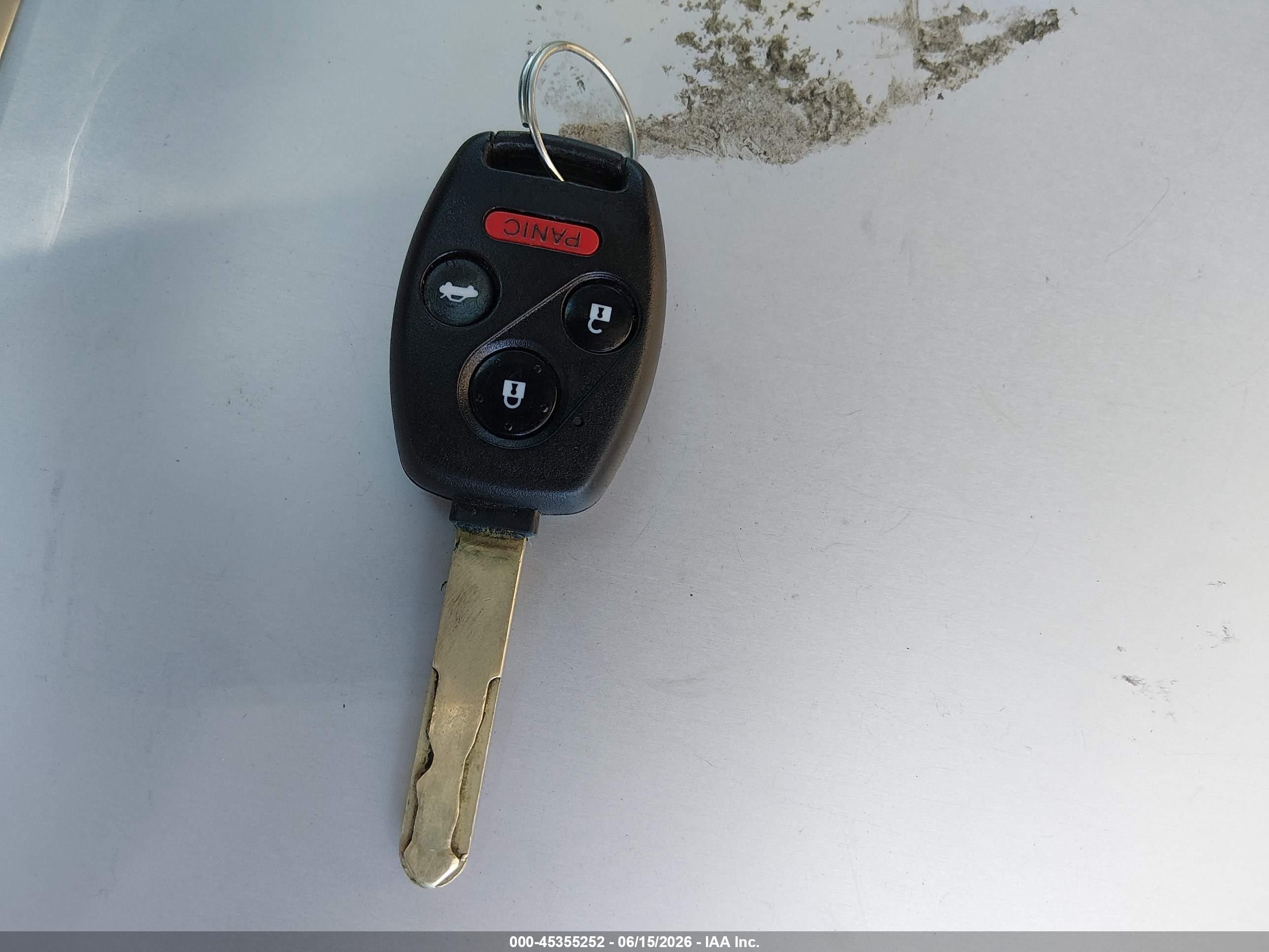 2013 Honda Civic Hybrid   White vin: 19XFB4F36DE203288