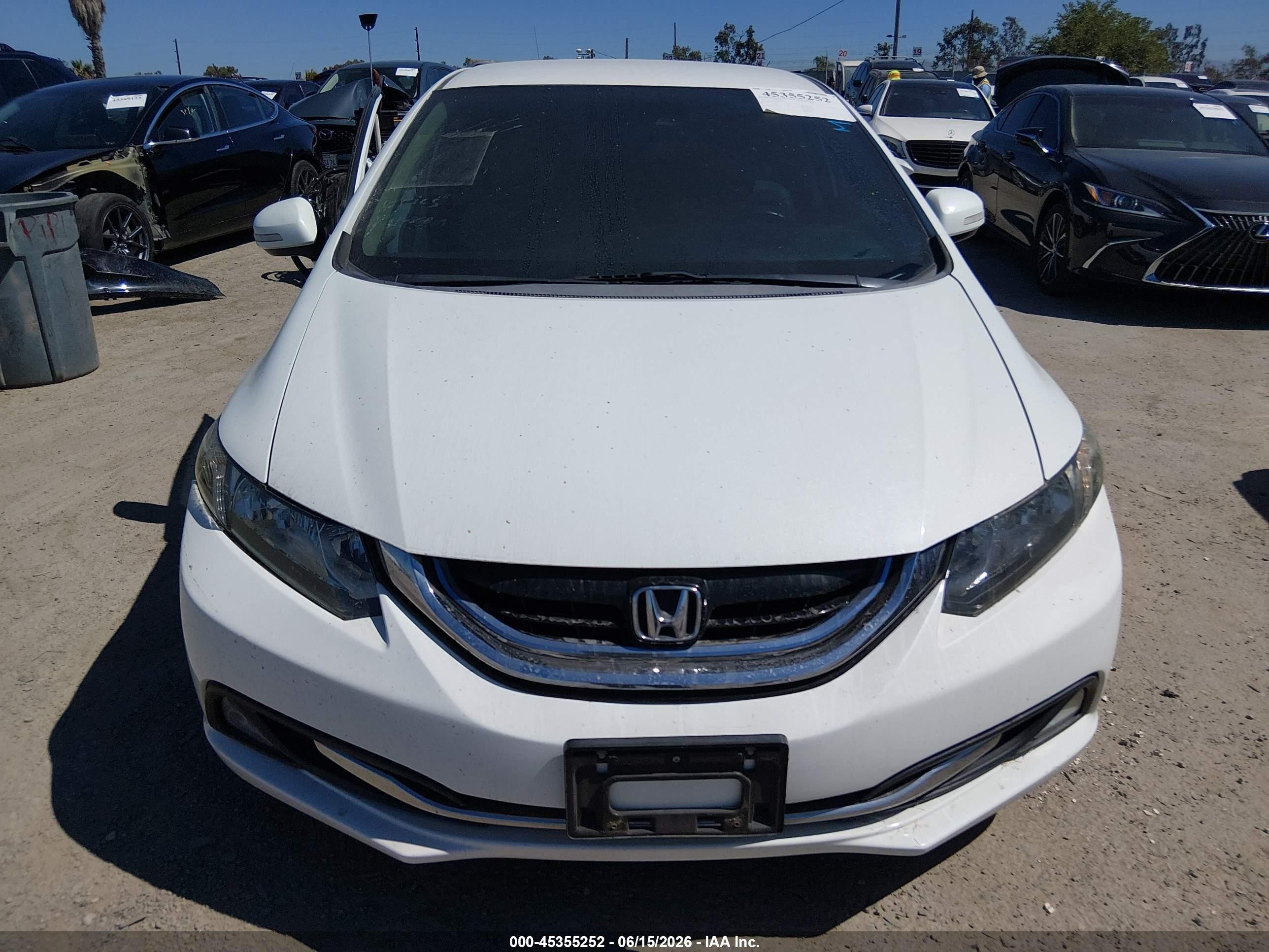 2013 Honda Civic Hybrid   White vin: 19XFB4F36DE203288