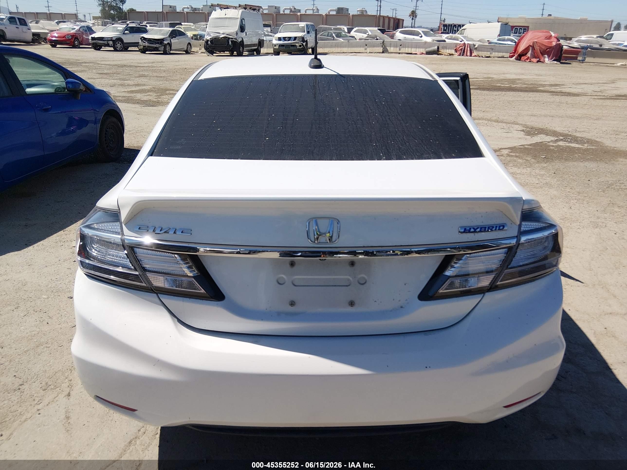 2013 Honda Civic Hybrid   White vin: 19XFB4F36DE203288