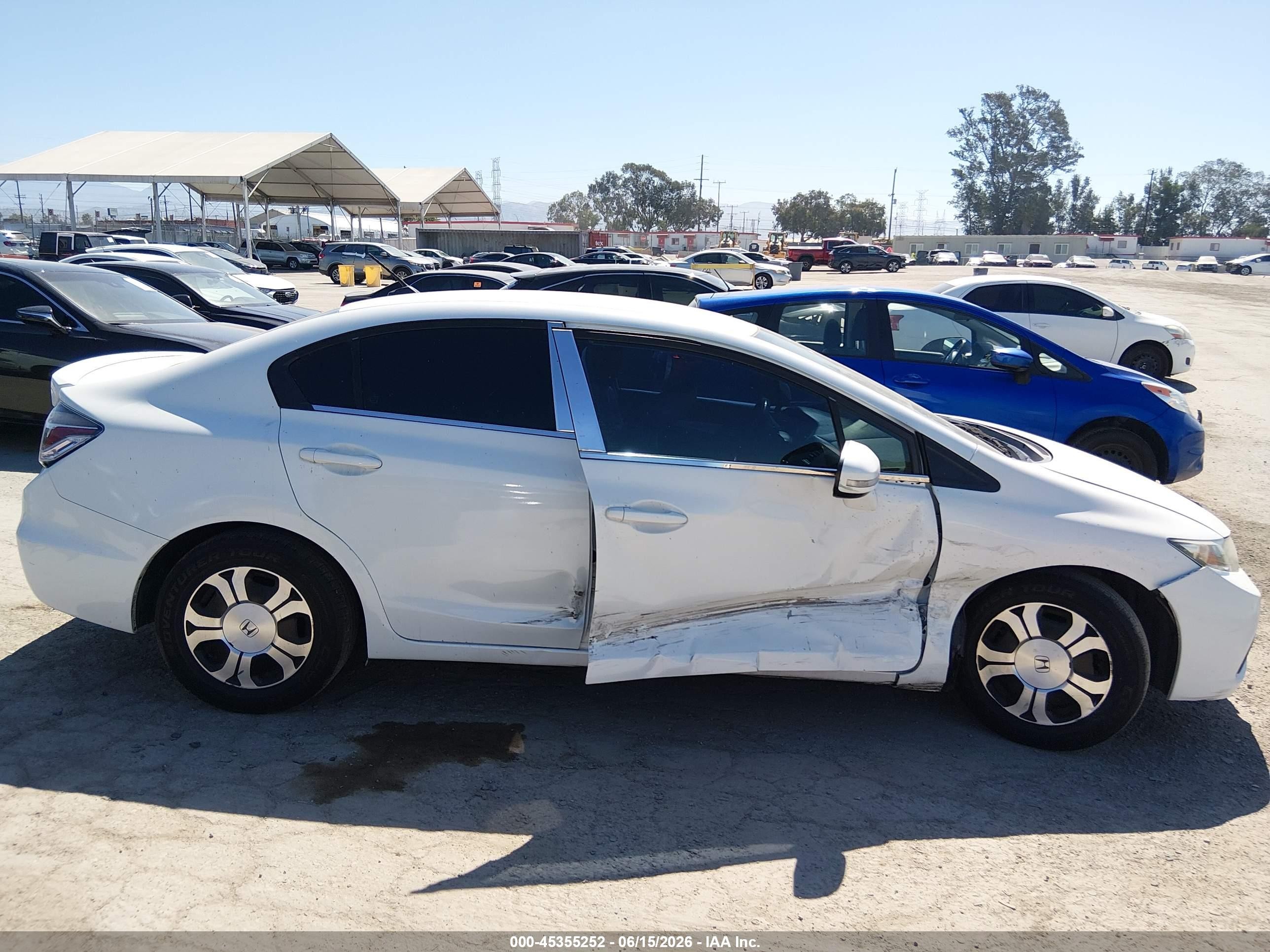 2013 Honda Civic Hybrid   White vin: 19XFB4F36DE203288