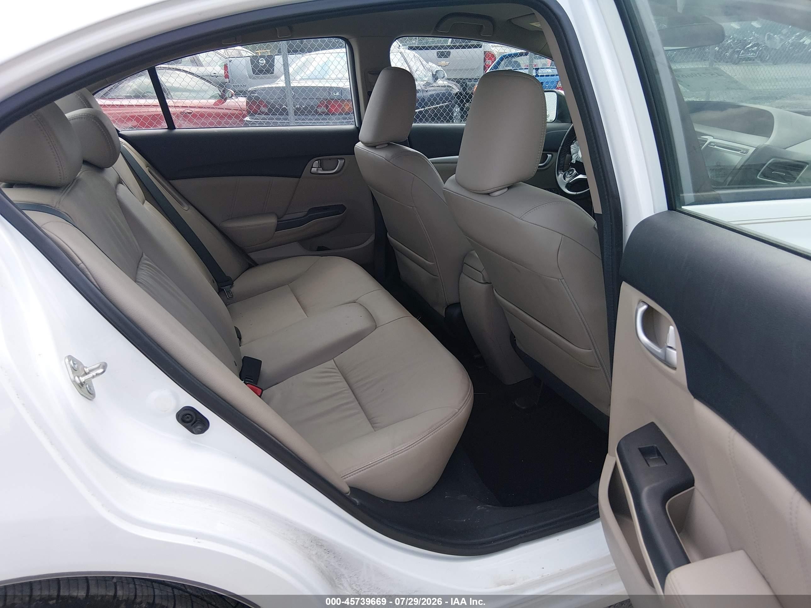 2014 Honda Civic Hybrid   Белый vin: 19XFB4F36EE000807