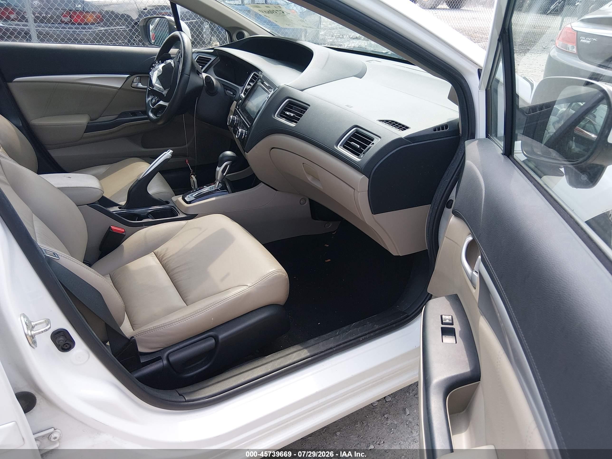 2014 Honda Civic Hybrid   Белый vin: 19XFB4F36EE000807