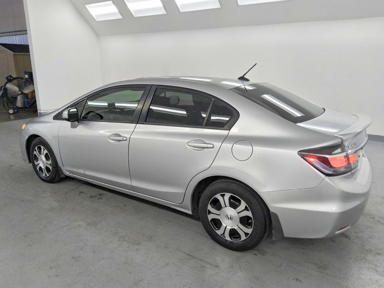 2013 Honda Civic Hybrid L Silver vin: 19XFB4F38DE202112