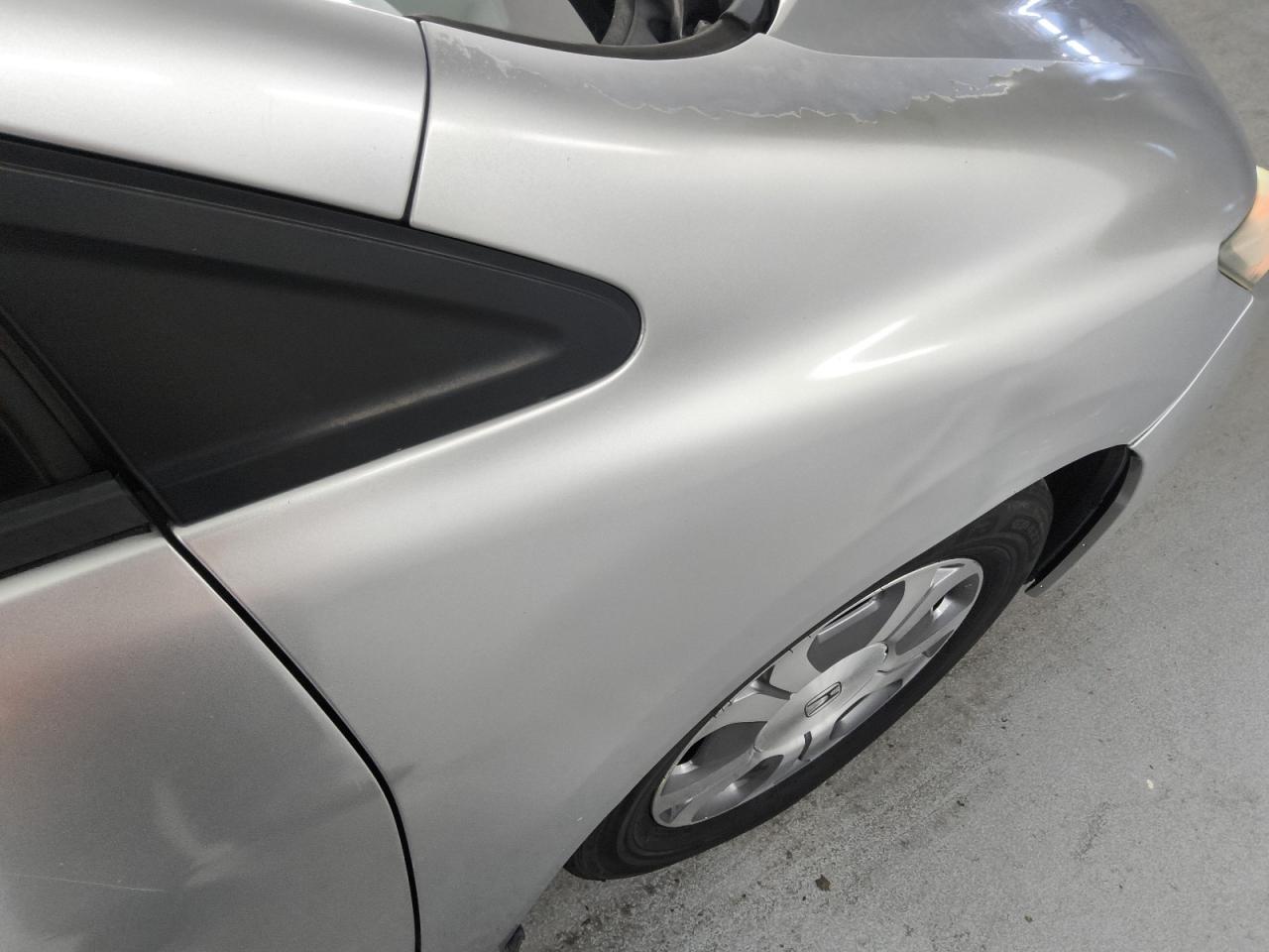 2013 Honda Civic Hybrid L Silver vin: 19XFB4F38DE202112 Damage: Right Front Fender, Peeling, > 12 Inches