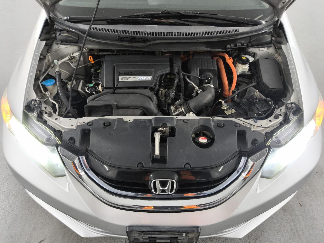 2013 Honda Civic Hybrid L Silver vin: 19XFB4F38DE202112 Damage: Oil, Contaminated, Unacceptable
