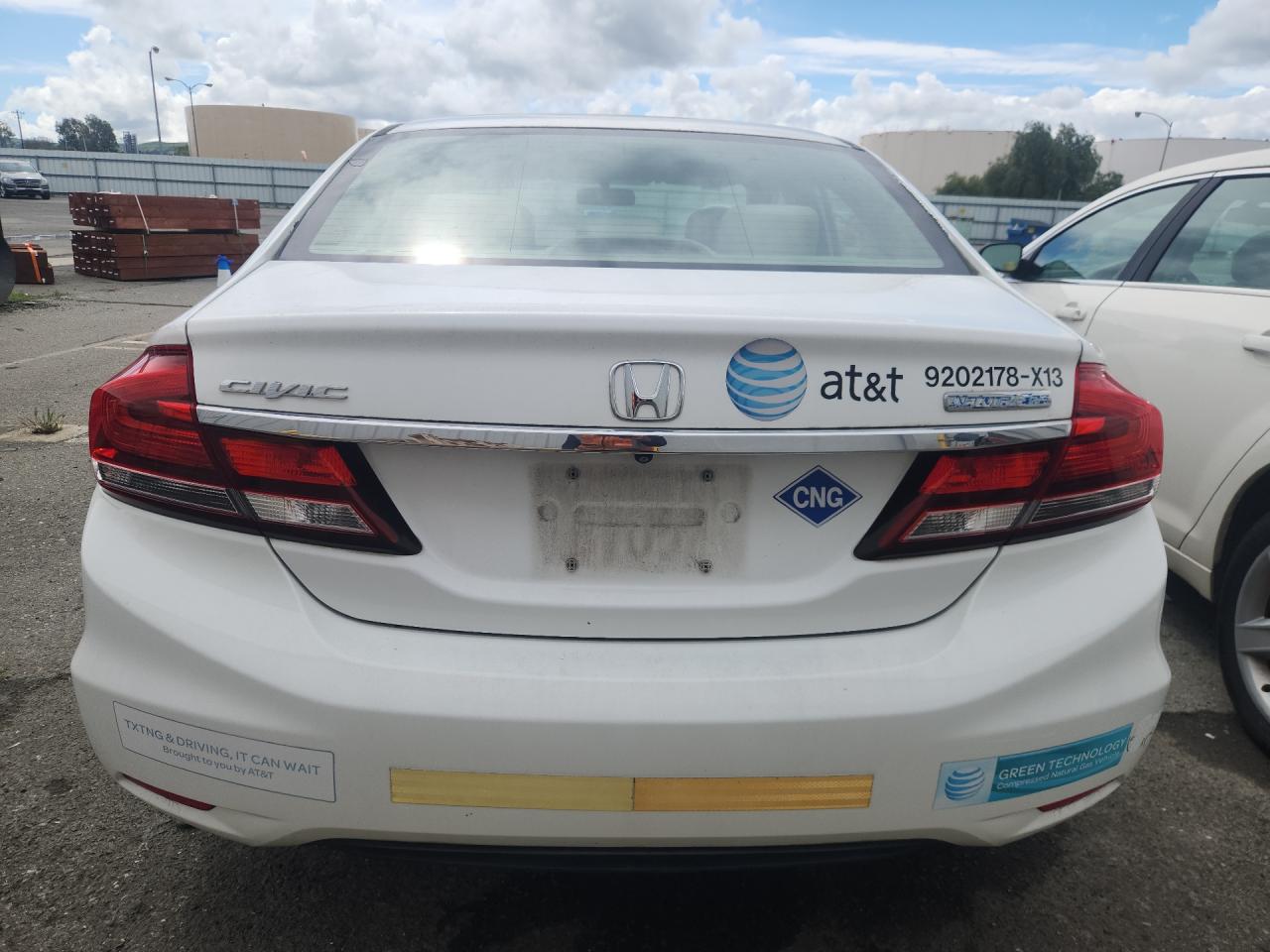 2013 Honda Civic Natural Gas White vin: 19XFB5F52DE000289 Damage: Rear Bumper, Heavy Scratch, 1/2 To 1 Inch