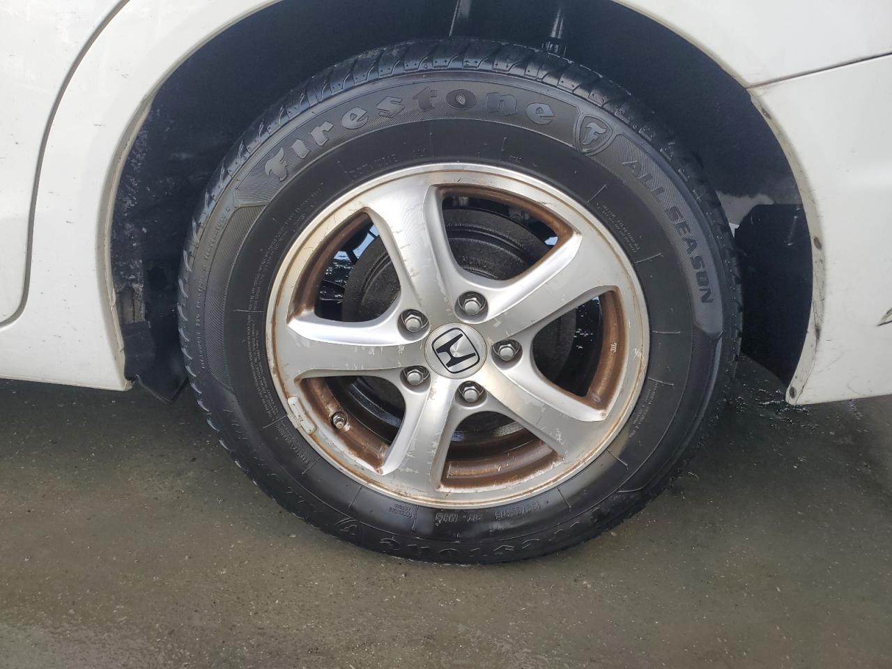 2013 Honda Civic Natural Gas White vin: 19XFB5F55DE000061 Damage: Left Rear Wheel, Curb Rash, > 12 Inches