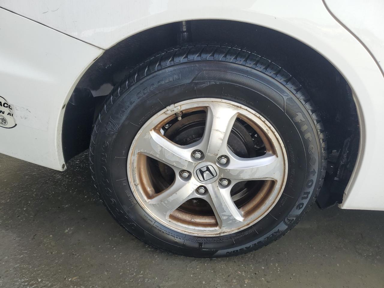 2013 Honda Civic Natural Gas White vin: 19XFB5F55DE000061 Damage: Right Rear Wheel, Curb Rash, 7 To 8 Inches