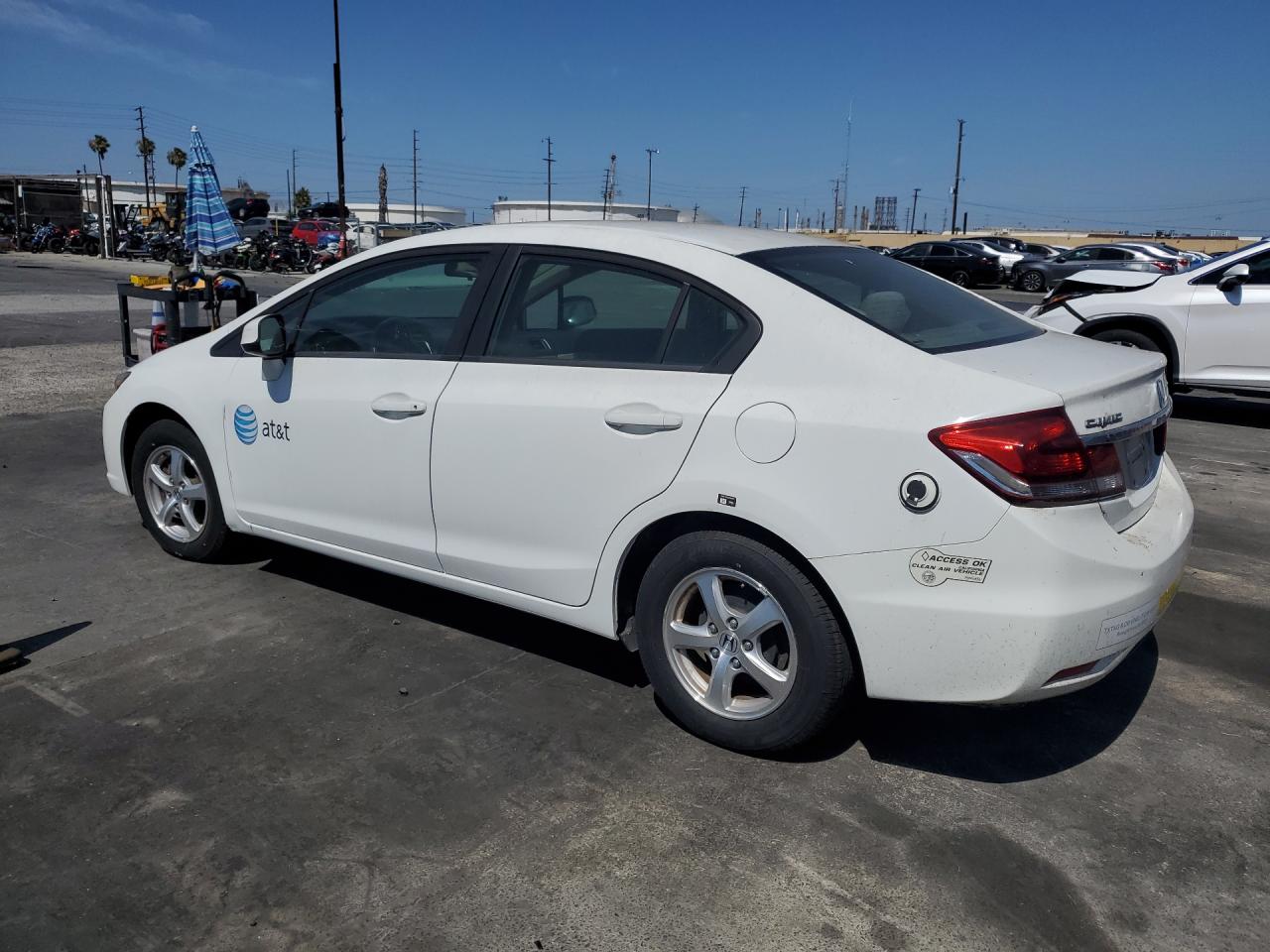 2013 Honda Civic Natural Gas White vin: 19XFB5F57DE000305 Damage: Left Qtr Panel, Heavy Scratch, 1/2 To 1 Inch