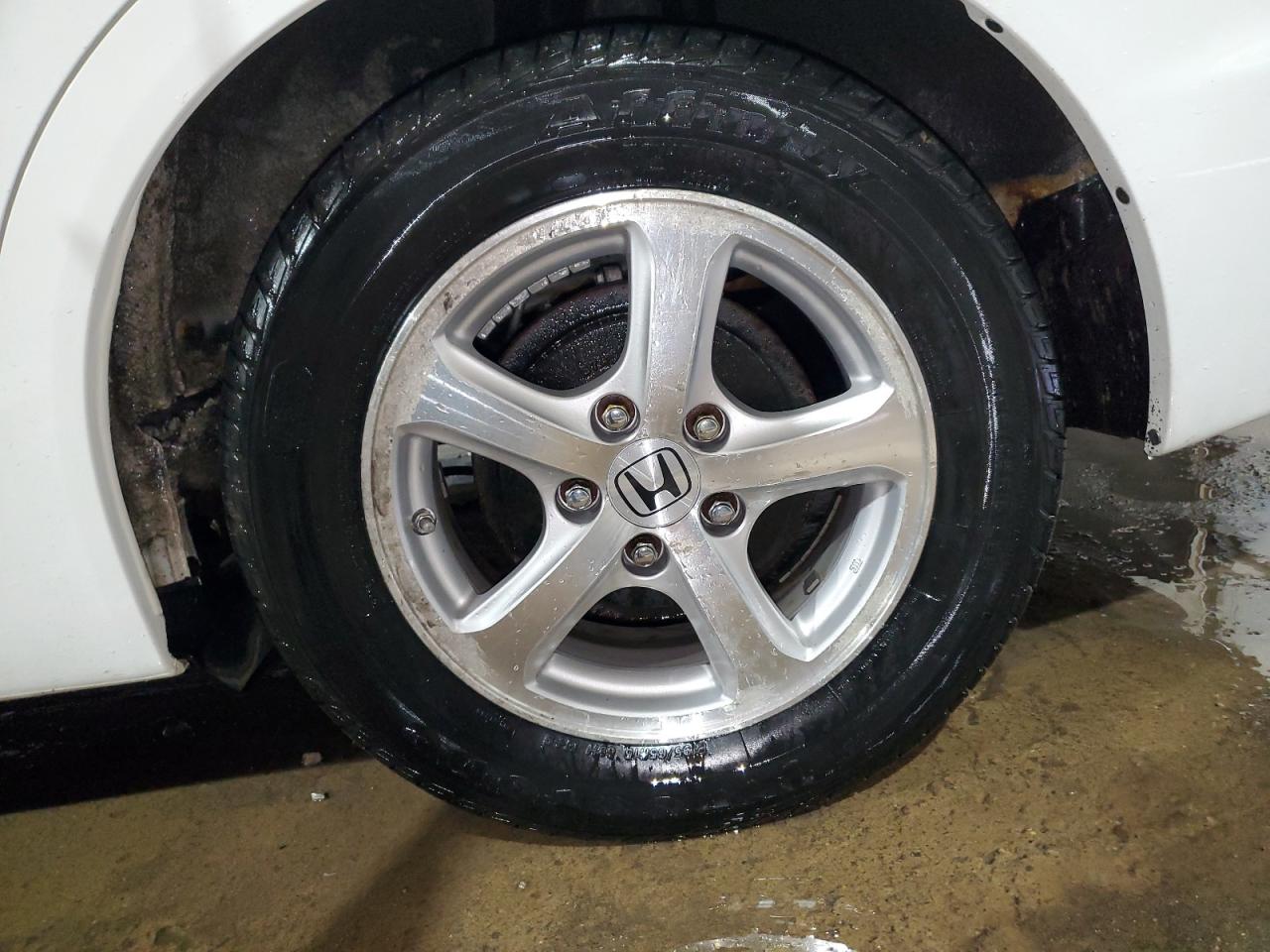 2013 Honda Civic Natural Gas White vin: 19XFB5F57DE000417 Damage: Left Rear Wheel, Corrosion, > 12 Inches