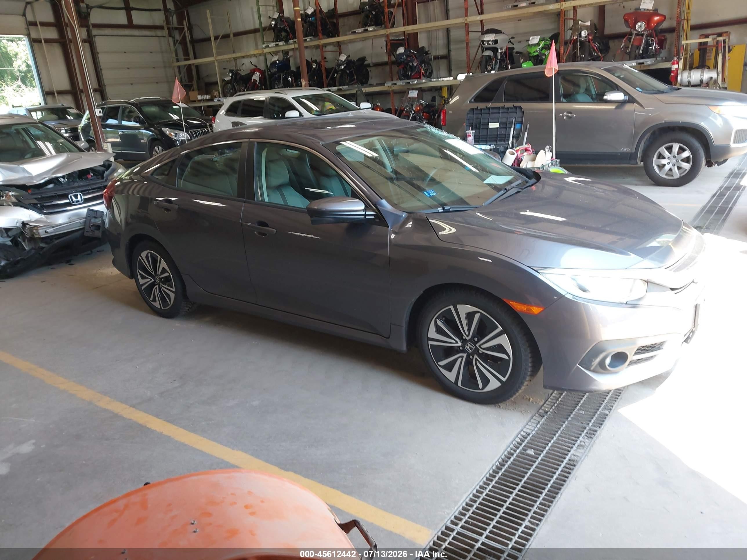 2016 Honda Civic Ex-t Серебряный vin: 19XFC1F31GE021384