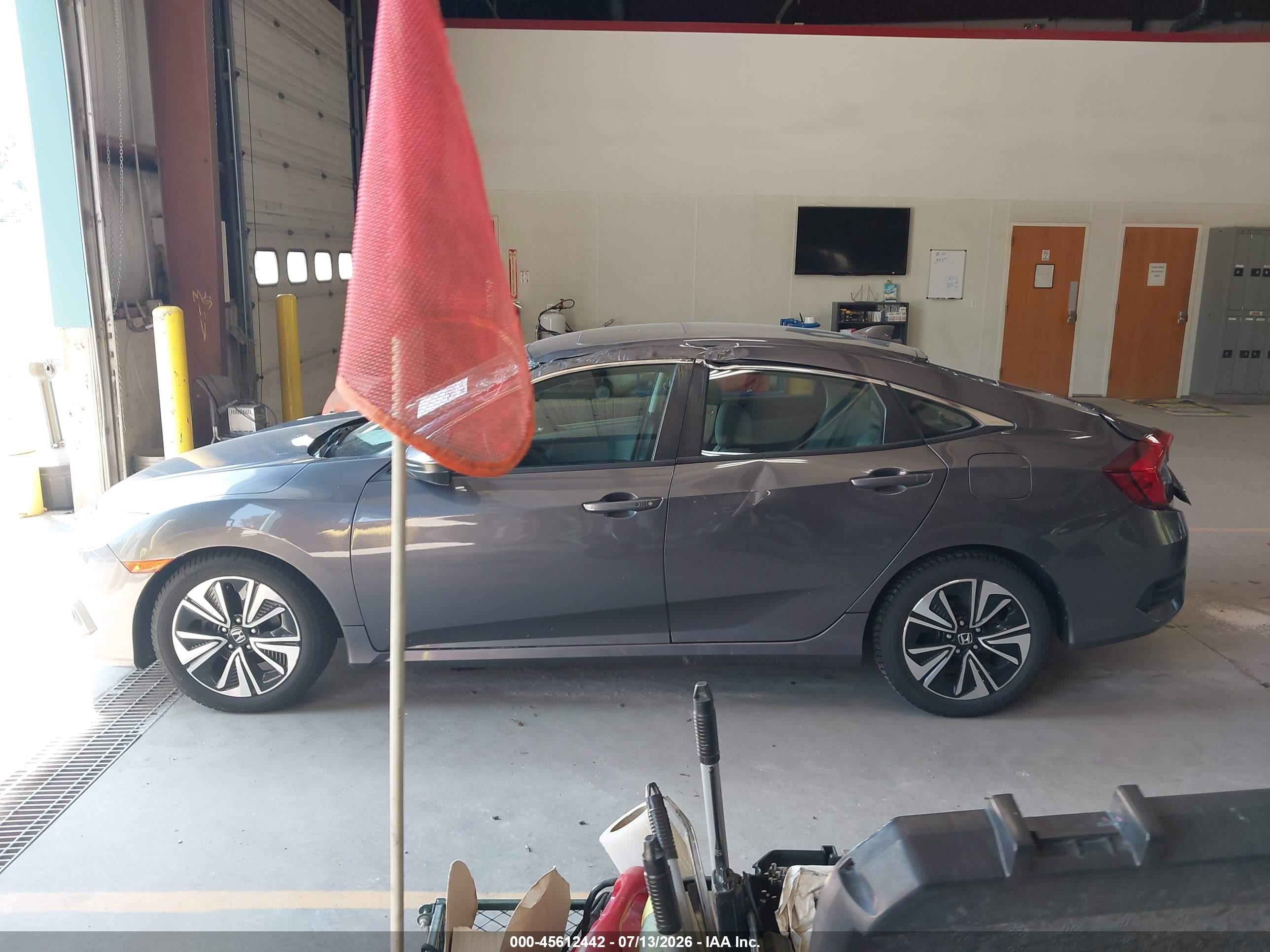 2016 Honda Civic Ex-t Серебряный vin: 19XFC1F31GE021384