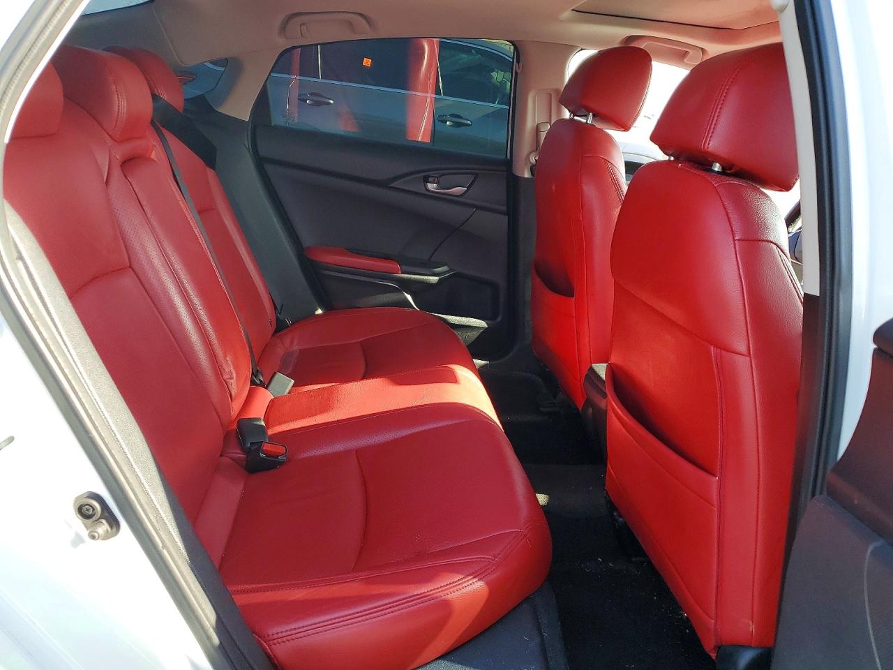 2018 Honda Civic Ex White vin: 19XFC1F39JE201574