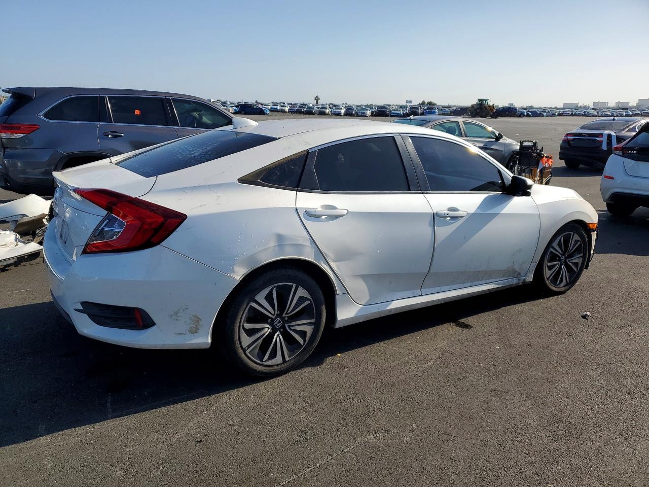 2018 Honda Civic Ex White vin: 19XFC1F39JE201574