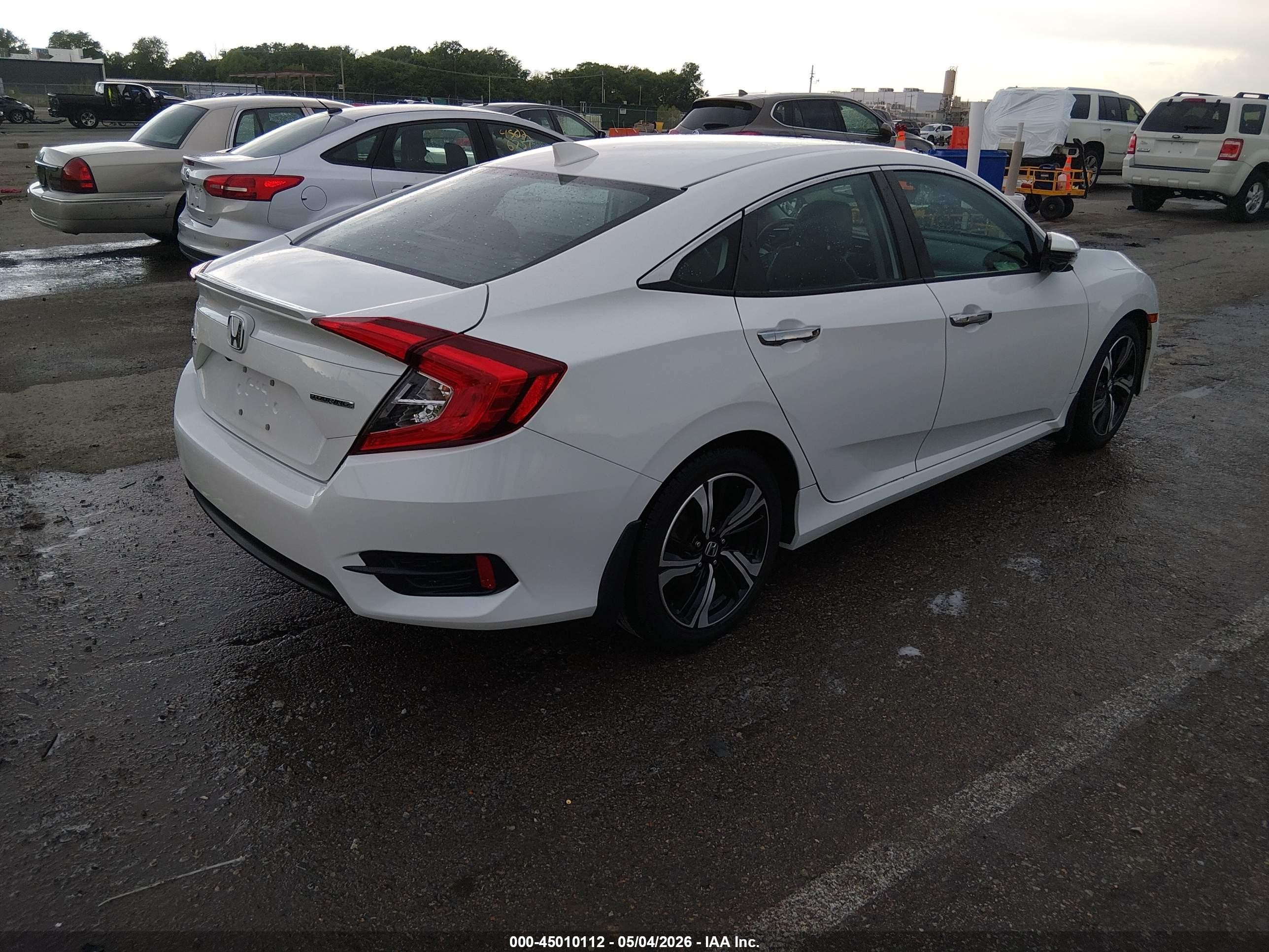 2016 Honda Civic Touring White vin: 19XFC1F92GE017249