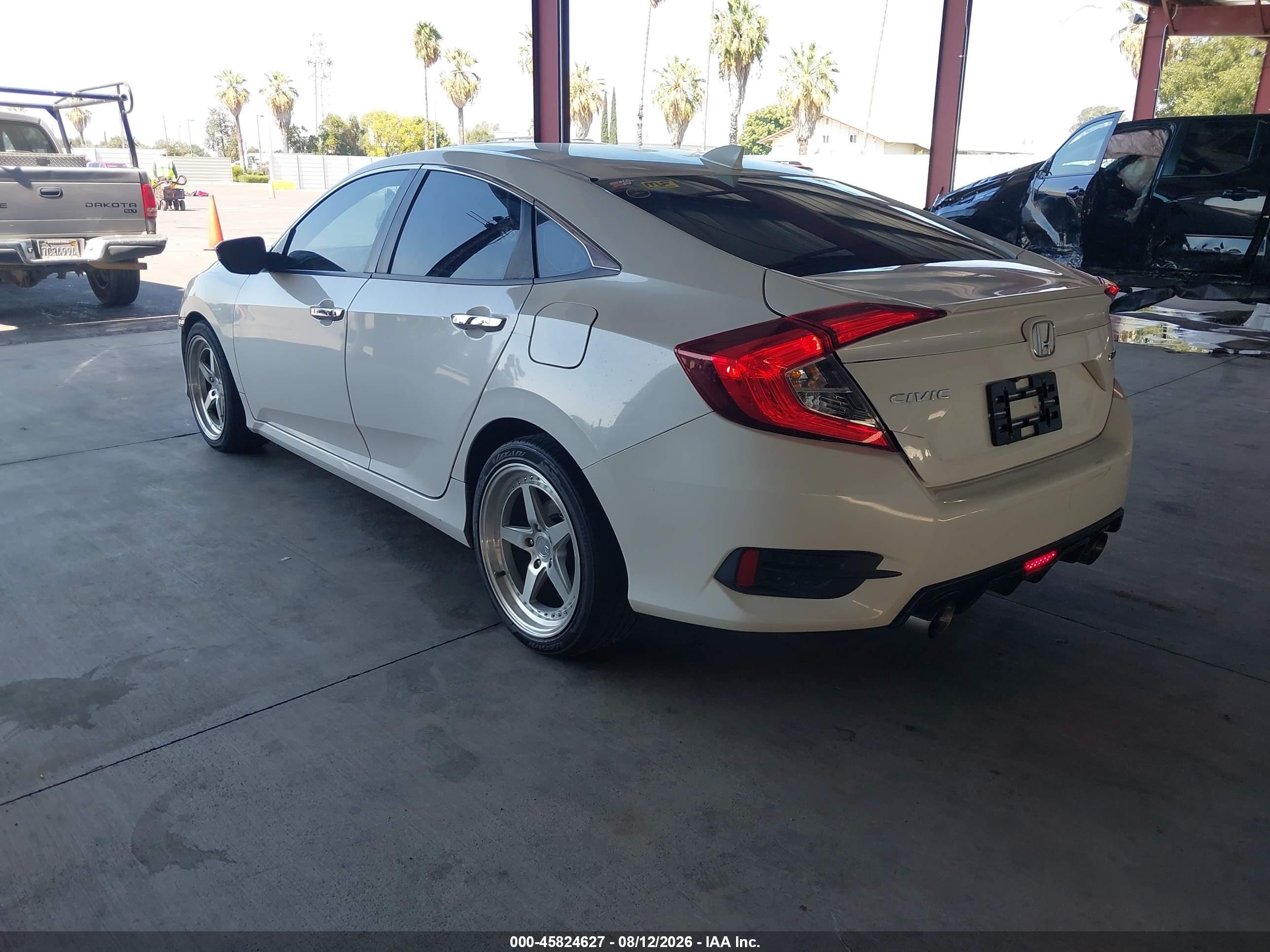 2016 Honda Civic Touring White vin: 19XFC1F92GE221954