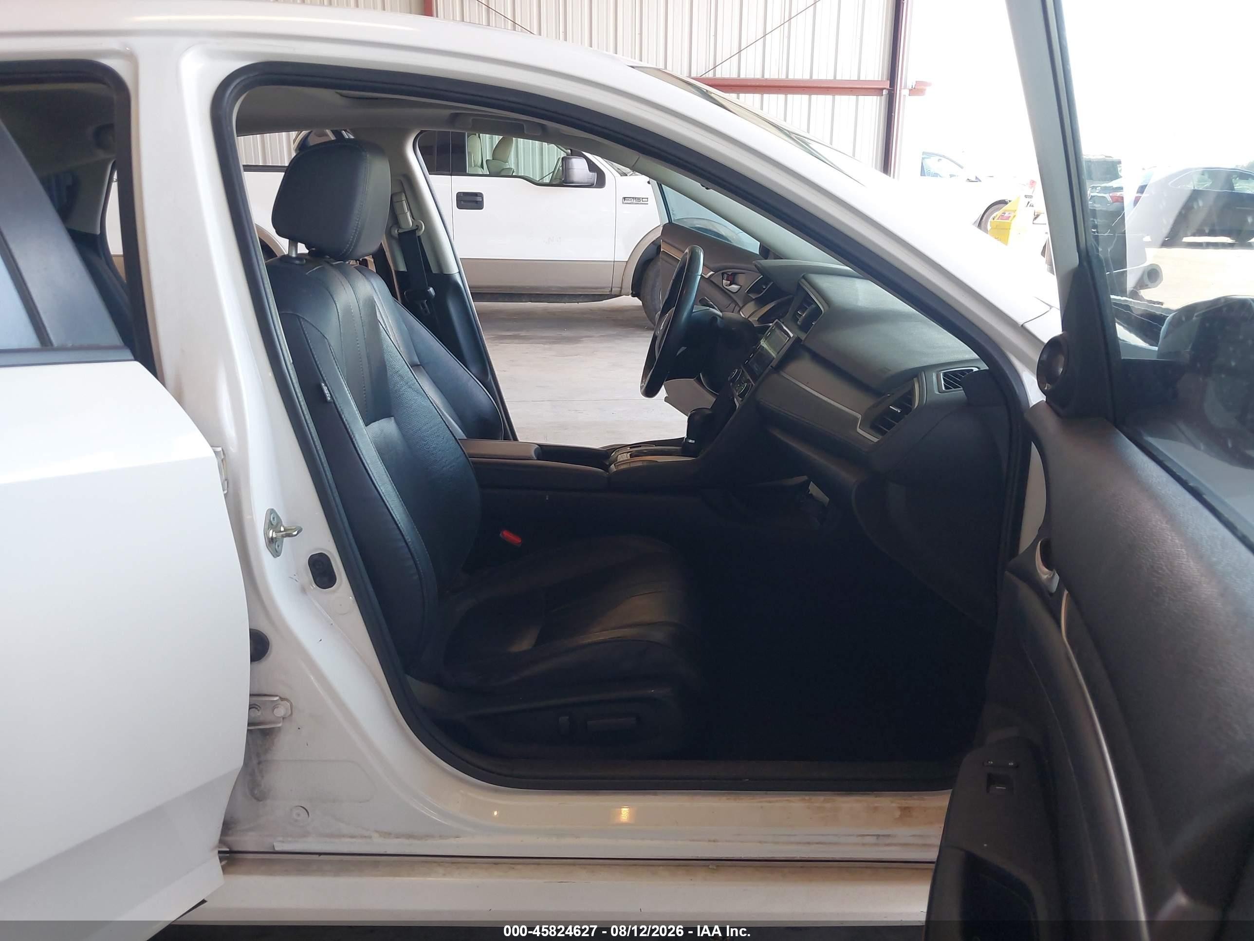 2016 Honda Civic Touring White vin: 19XFC1F92GE221954