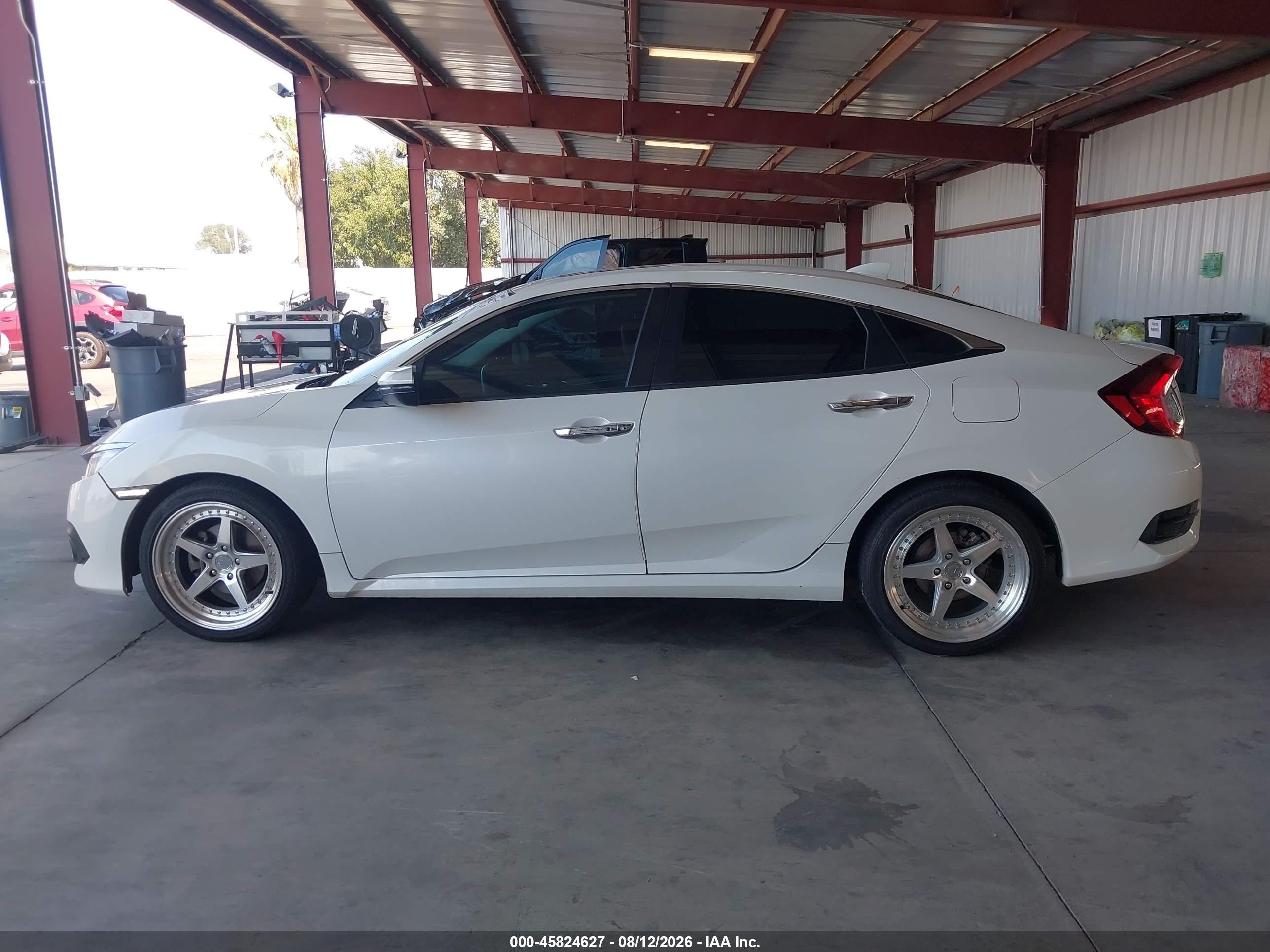 2016 Honda Civic Touring White vin: 19XFC1F92GE221954