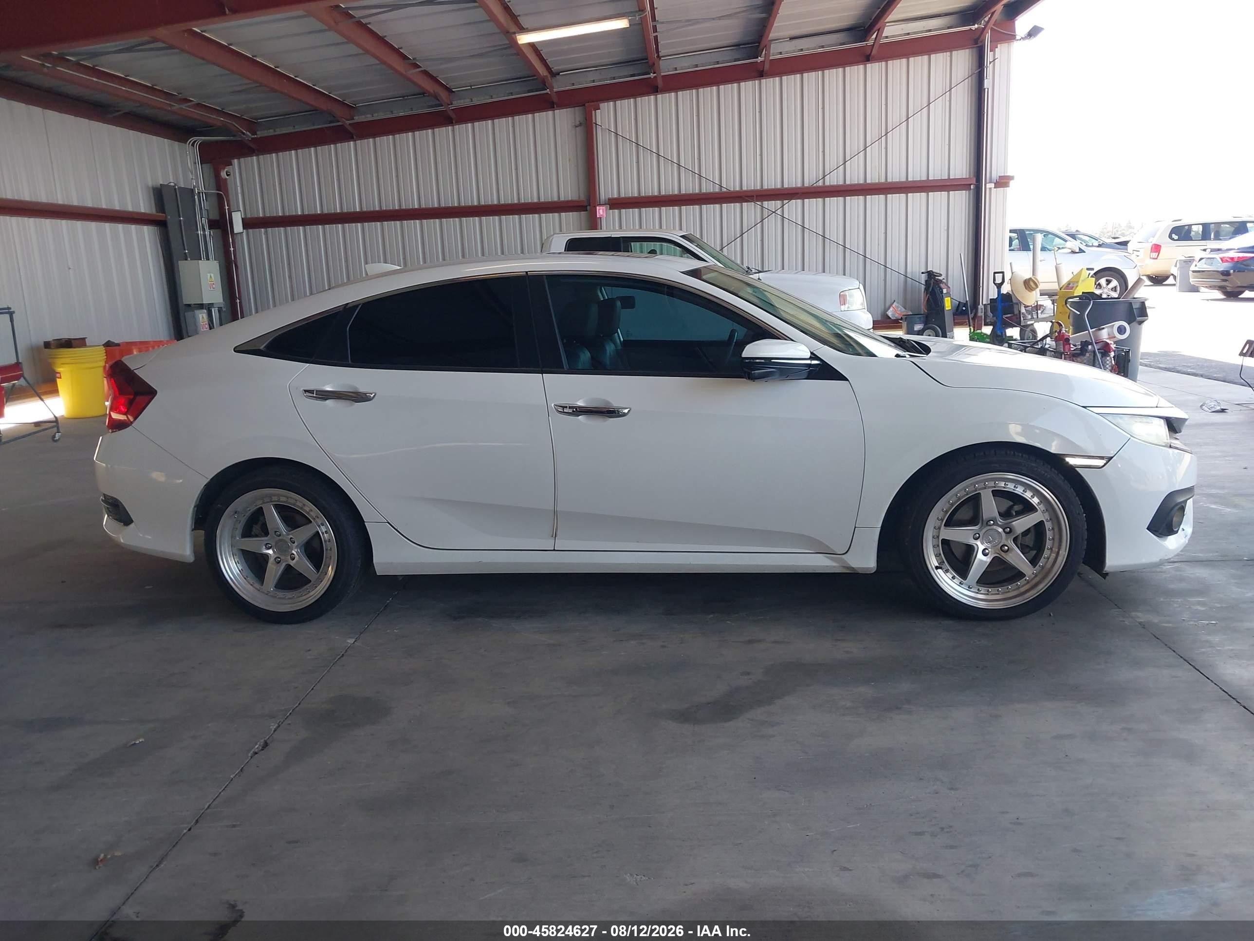 2016 Honda Civic Touring White vin: 19XFC1F92GE221954