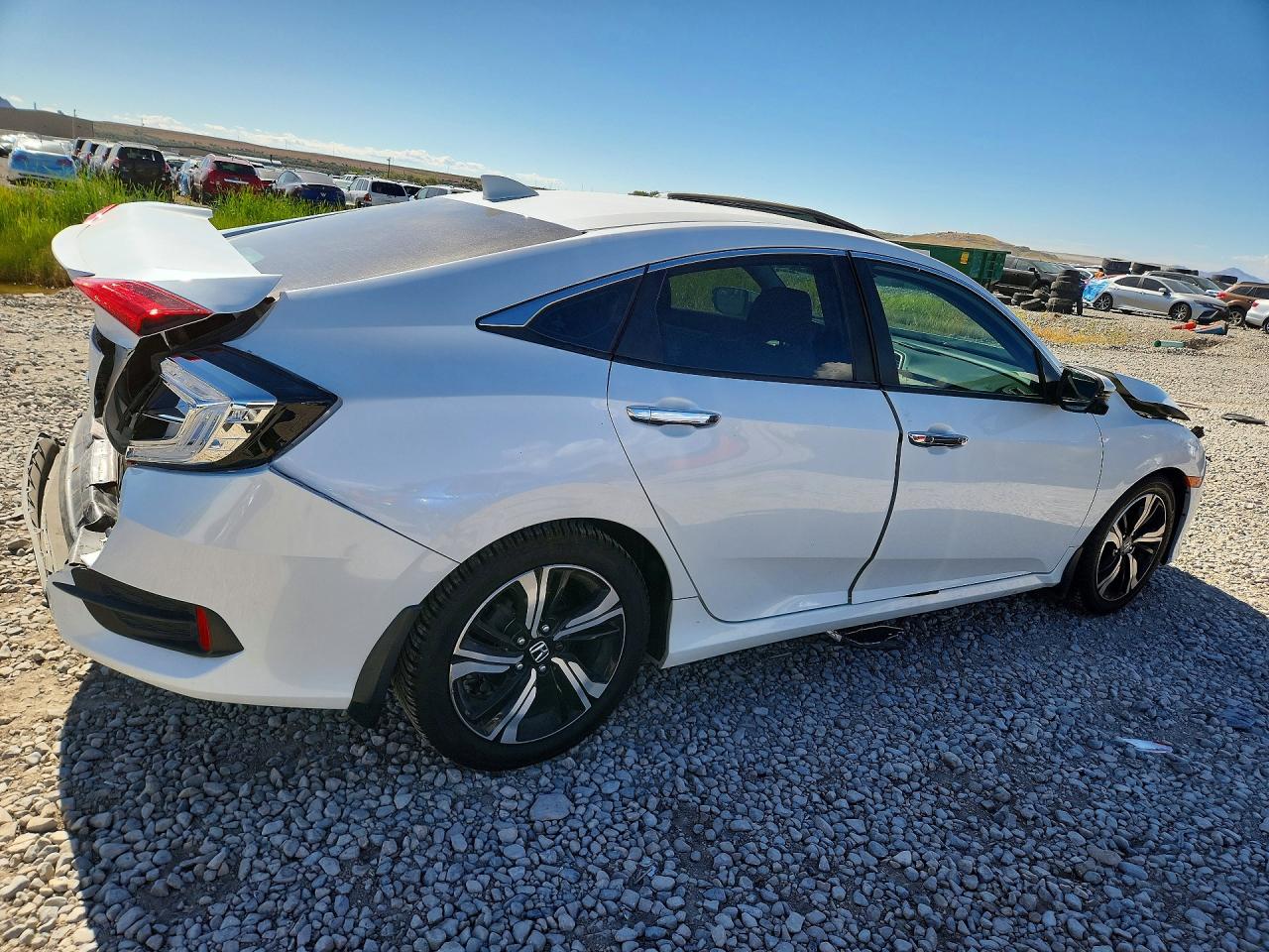 2016 Honda Civic Touring White vin: 19XFC1F9XGE030699