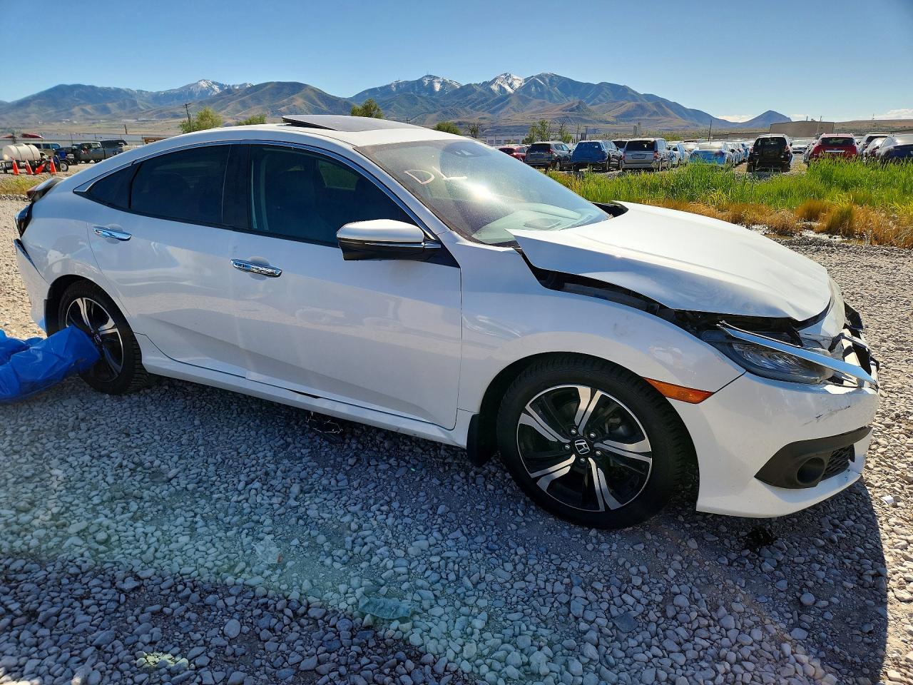 2016 Honda Civic Touring White vin: 19XFC1F9XGE030699