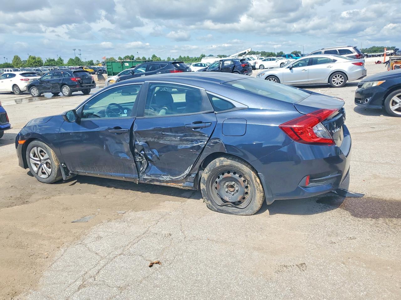 2018 Honda Civic Lx Blue vin: 19XFC2F50JE000590