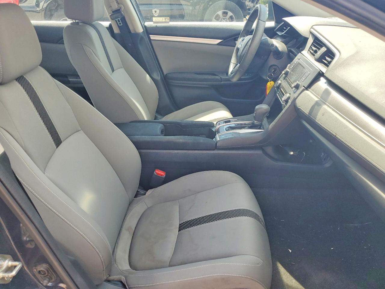2018 Honda Civic Lx Blue vin: 19XFC2F50JE000590