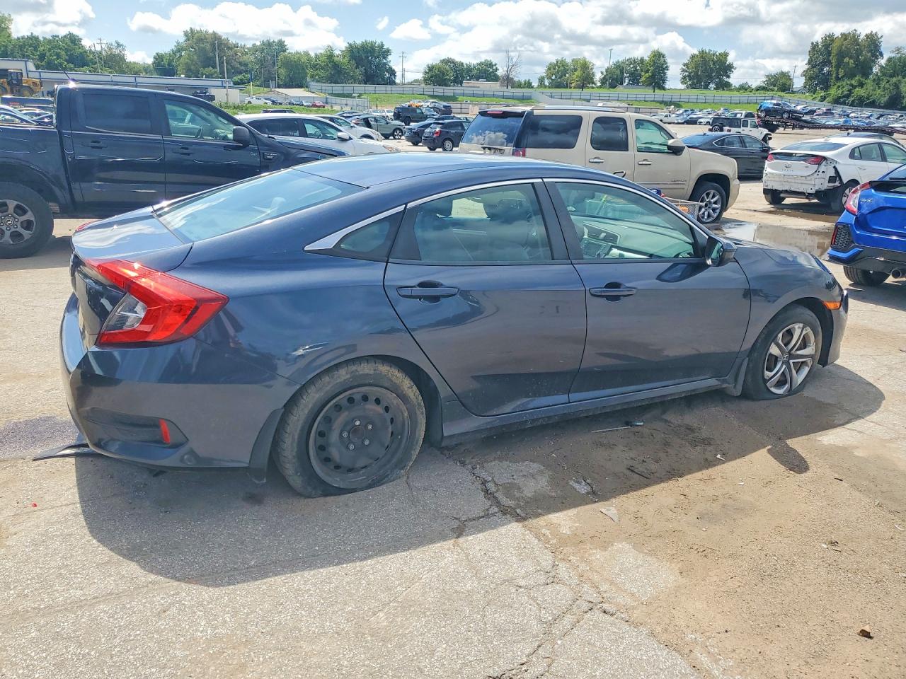 2018 Honda Civic Lx Blue vin: 19XFC2F50JE000590
