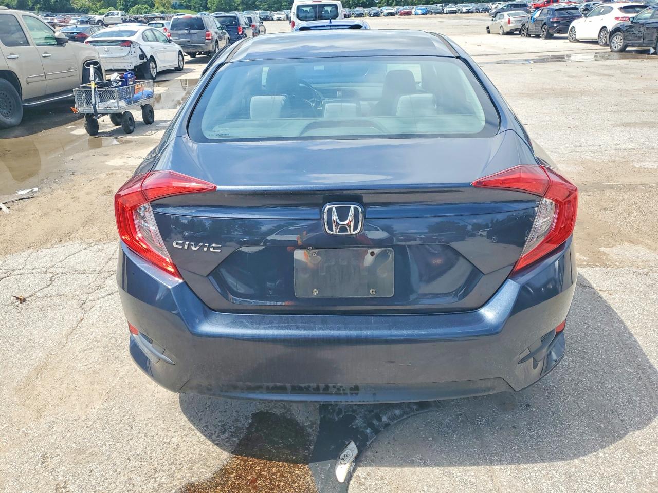 2018 Honda Civic Lx Blue vin: 19XFC2F50JE000590