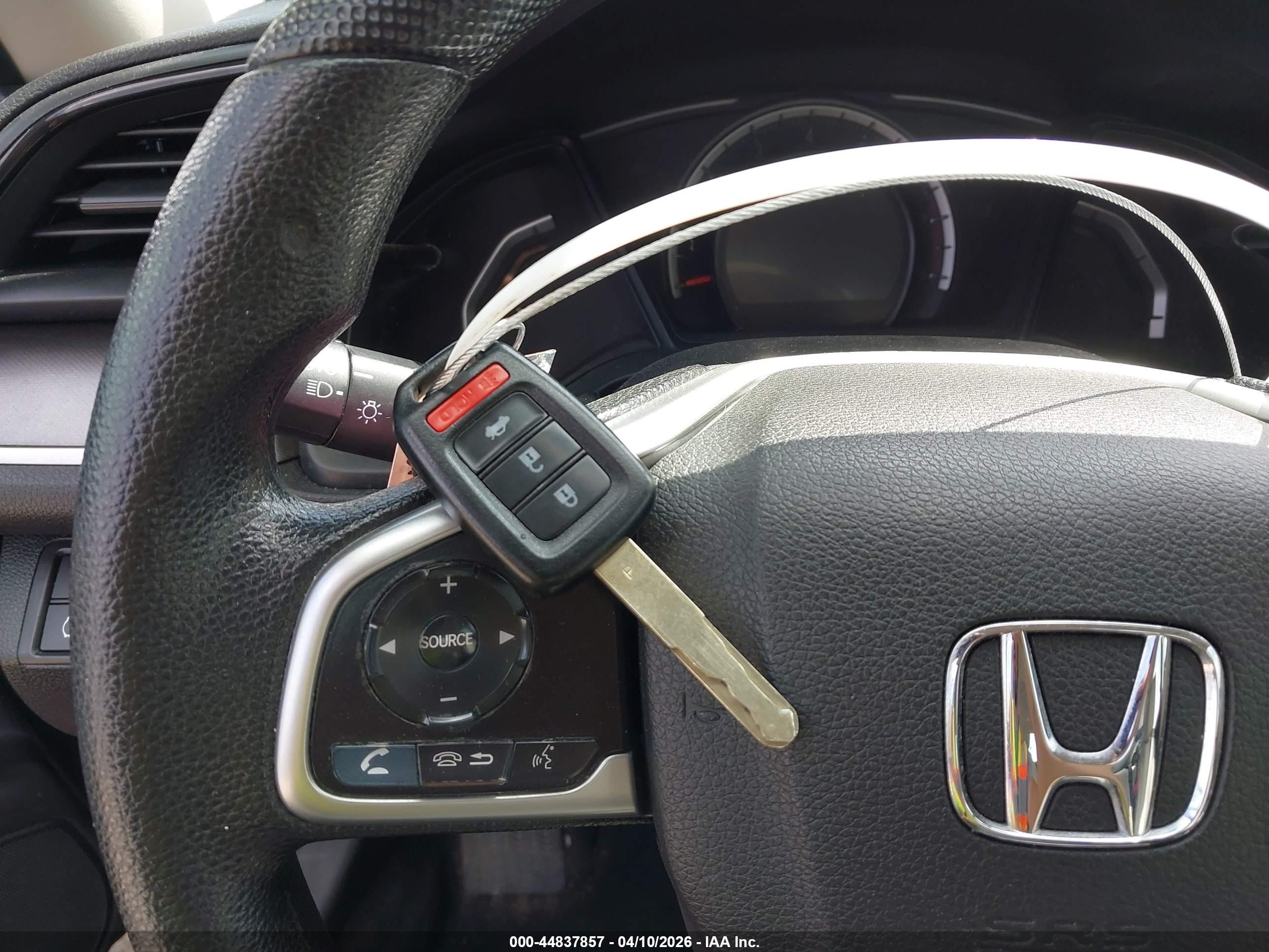2018 Honda Civic Lx Черный vin: 19XFC2F50JE205990