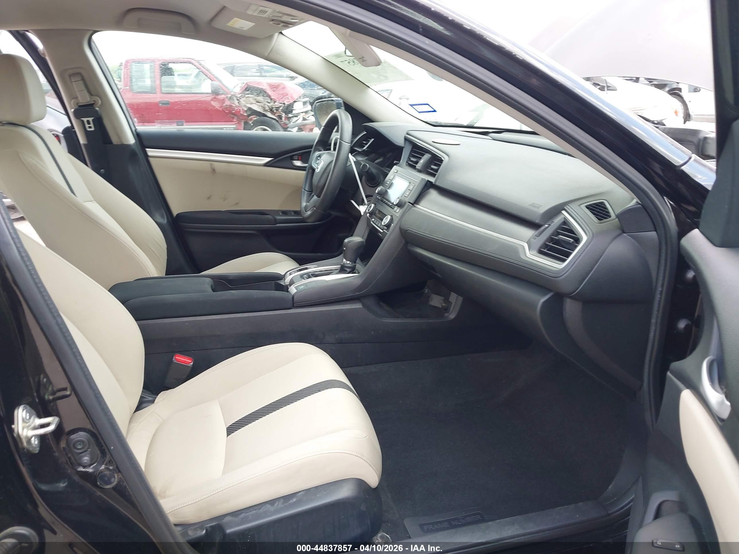2018 Honda Civic Lx Черный vin: 19XFC2F50JE205990