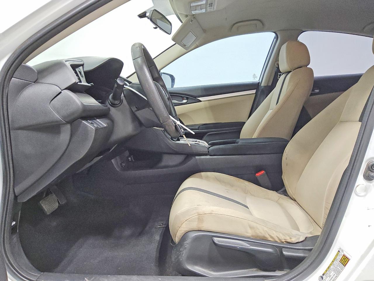 2016 Honda Civic Lx Белый vin: 19XFC2F51GE055574