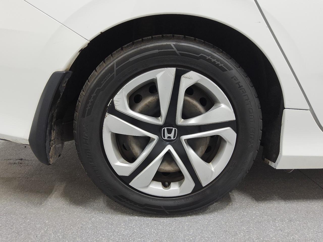 2016 Honda Civic Lx Белый vin: 19XFC2F51GE055574 Damage: Right Rear Wheel Cover, Curb Rash, 9 To 10 Inches