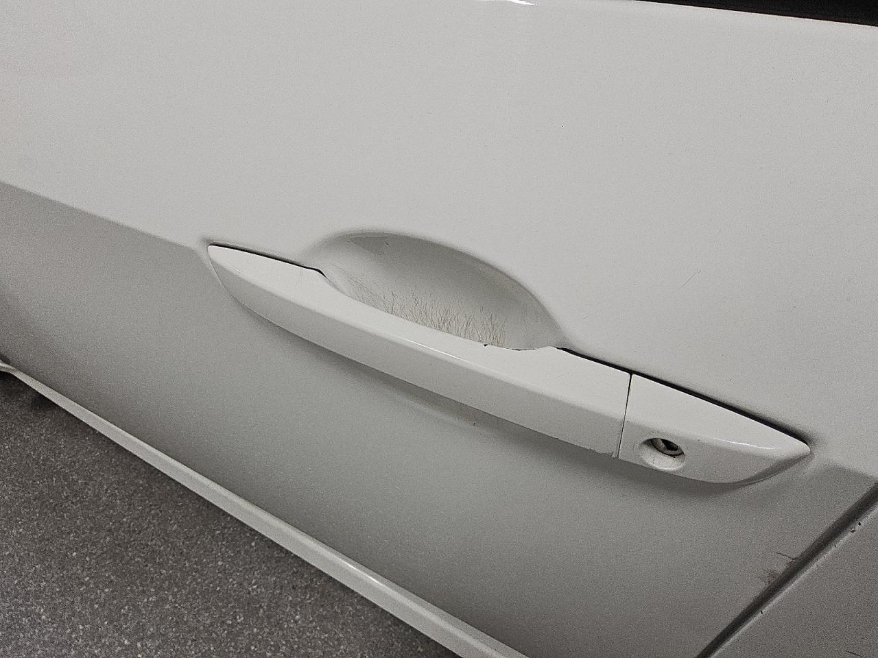 2016 Honda Civic Lx Белый vin: 19XFC2F51GE055574 Damage: Left Front Door, Light Scratch, 3 To 4 Inches